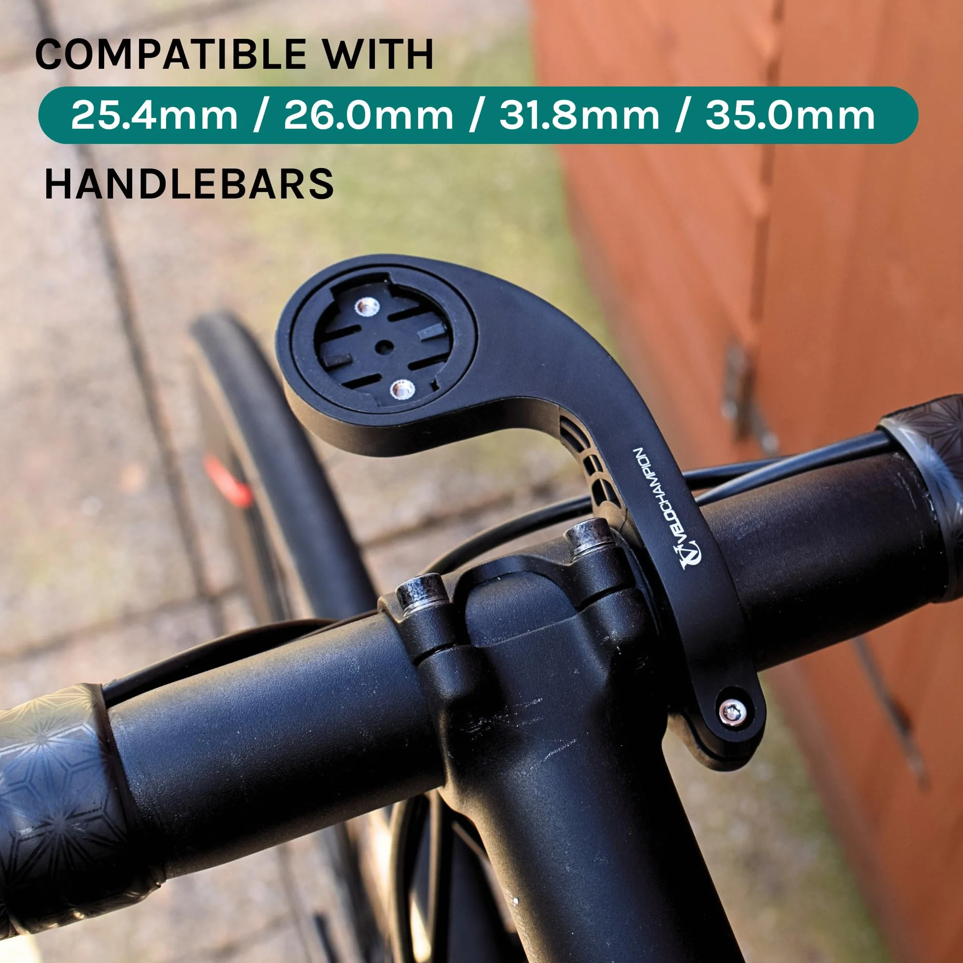 VeloChampion Uchwyt rowerowy na kierownicę typu Out Front kompatybilny z komputerami GPS Garmin i Wahoo. Pasuje do kierownic o średnicy 25,4–35 mm (uchwyt Garmin)