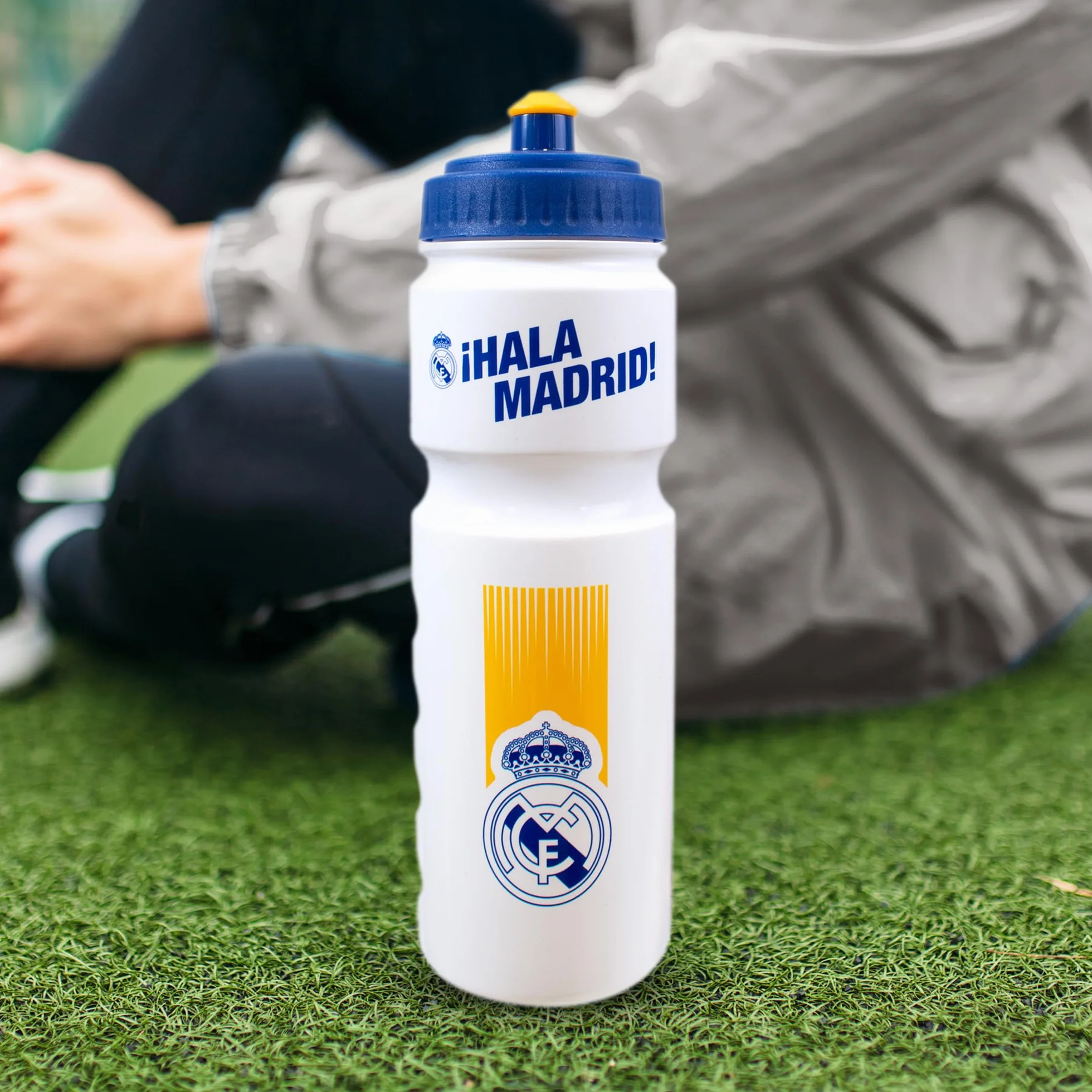 Hy-Pro Oficjalnie licencjonowana plastikowa butelka Real Madryt CF 750 ml