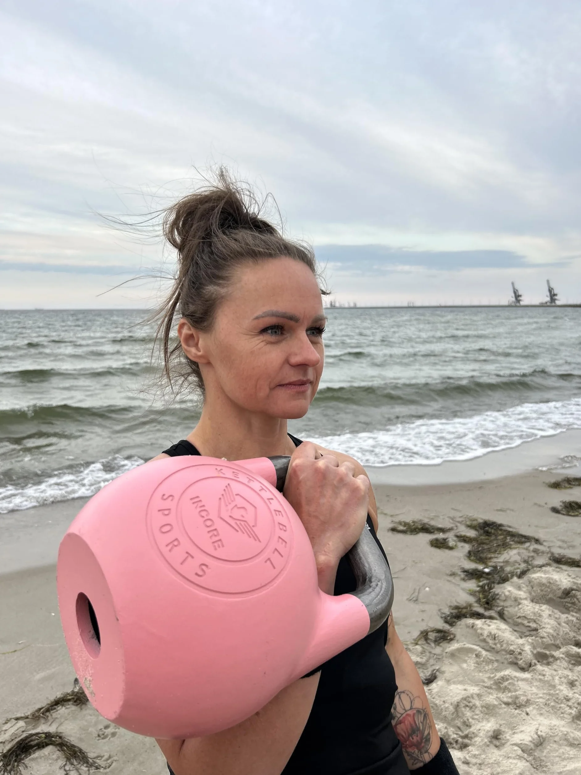 Kettlebell turniejowy sportowy Incore Sports 8 kg