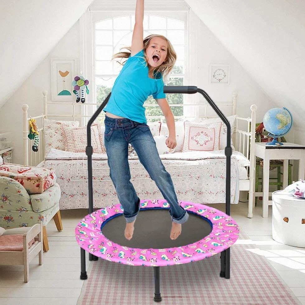 Mini trampolina dla dzieci z regulowanym uchwytem składana różowa