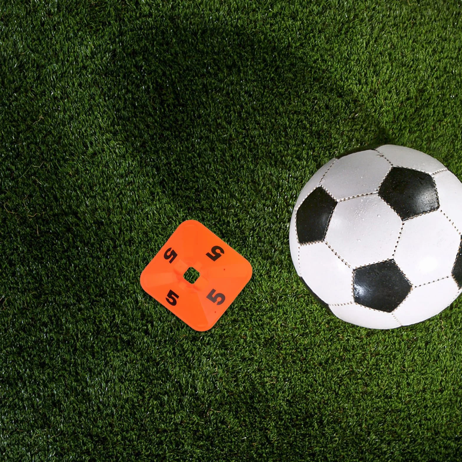 ifundom 10 szt. kwadratowych pachołków sportowych z numerami 1-10, antypoślizgowych, numerowanych znaczników treningowych do ćwiczeń zwinności w piłce nożnej, koszykówce i współpracy zespołowej
