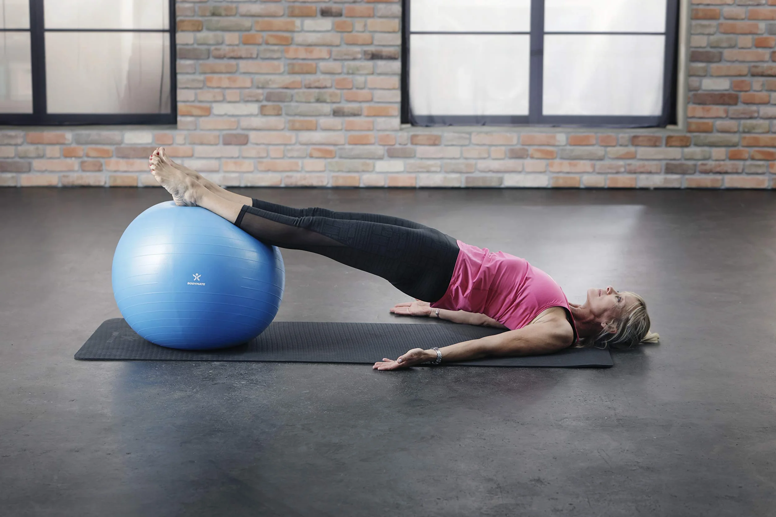 BODYMATE – Gruba piłka gimnastyczna anti-burst z e-bookiem GRATIS i pompką w zestawie, fitness, joga, core, do krzesła biurowego