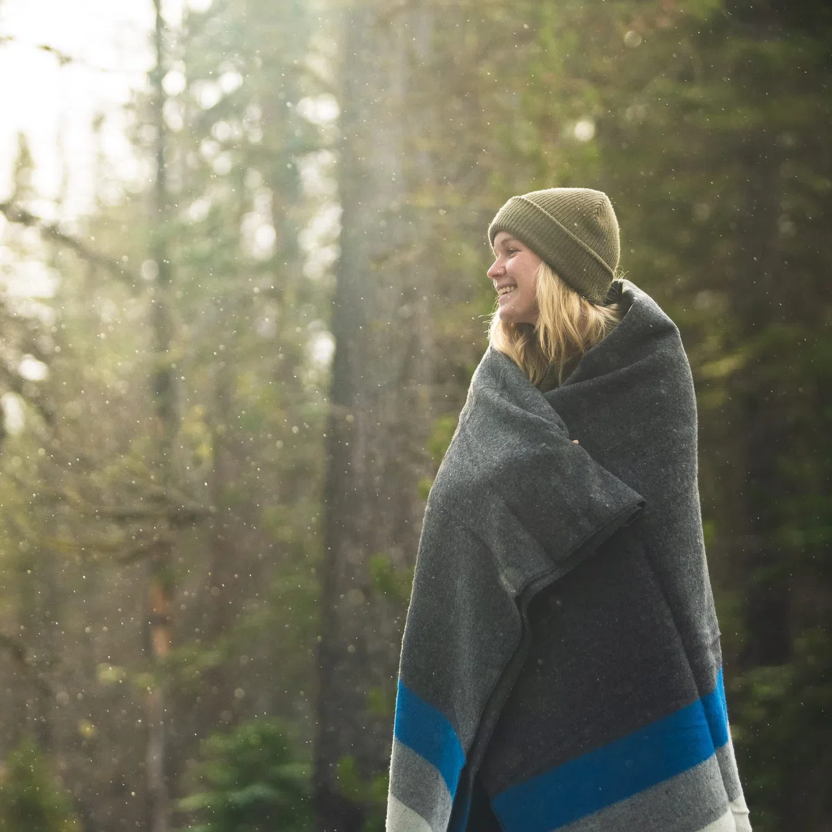 Arcturus Rainier Wool Blanket - 4.5lbs Warm, Heavy, Washable, Large | Great for Camping, Outdoors, Survival & Emergency Kits (White Blue Gray)