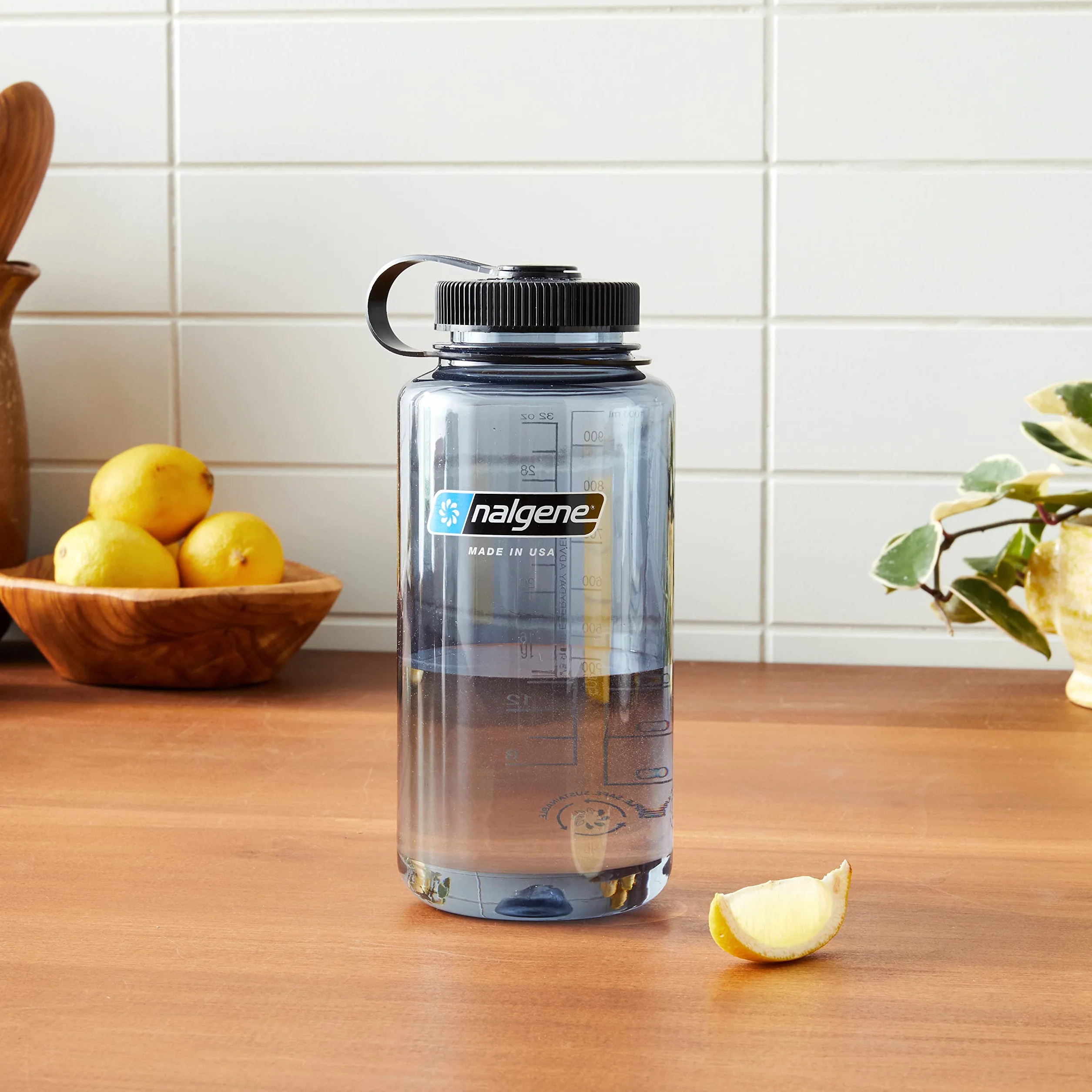 Nalgene Sustain Butelka na wodę z tritanu 900 ml szeroki otwór szara z czarną pokrywką