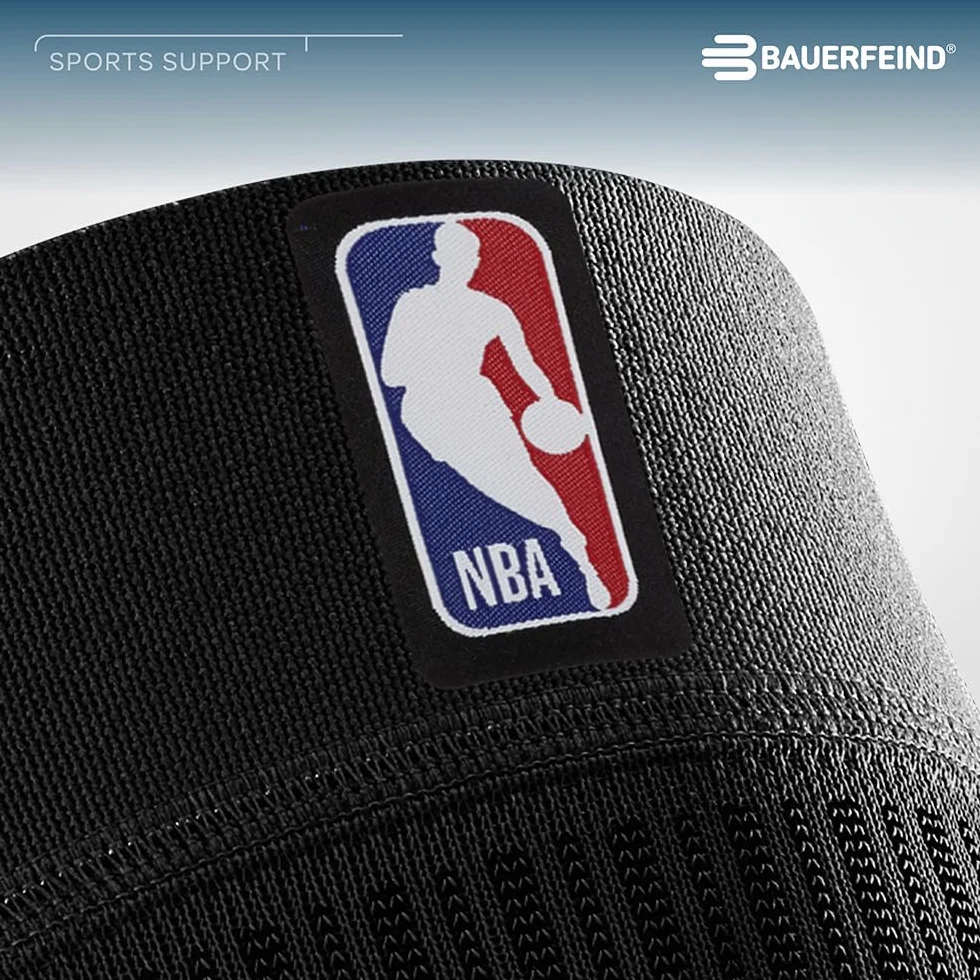 BAUERFEIND Opaska na kolano „Sports Compression Knee Support NBA“, 1 unisexowa opaska na kolano do sportów piłkarskich, opaska na kolano do koszykówki z logo zespołu