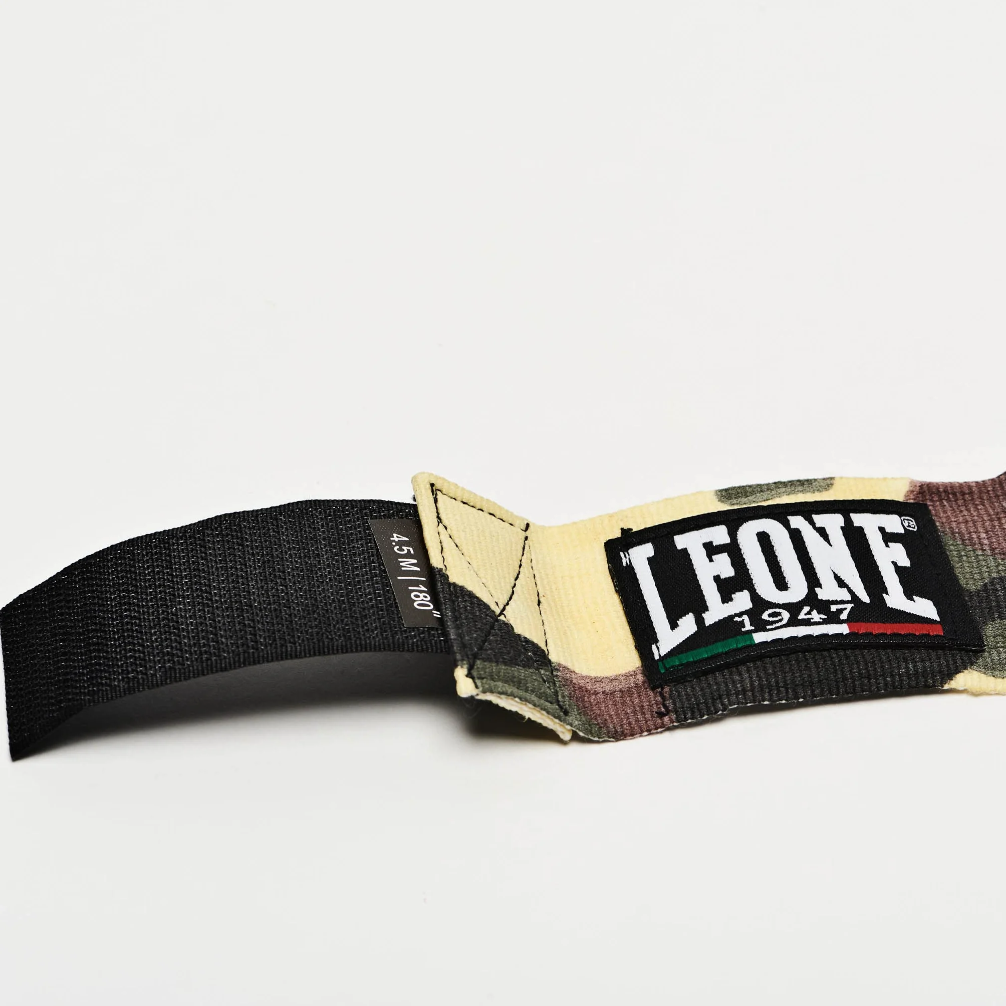 LEONE 1947, Bandaże