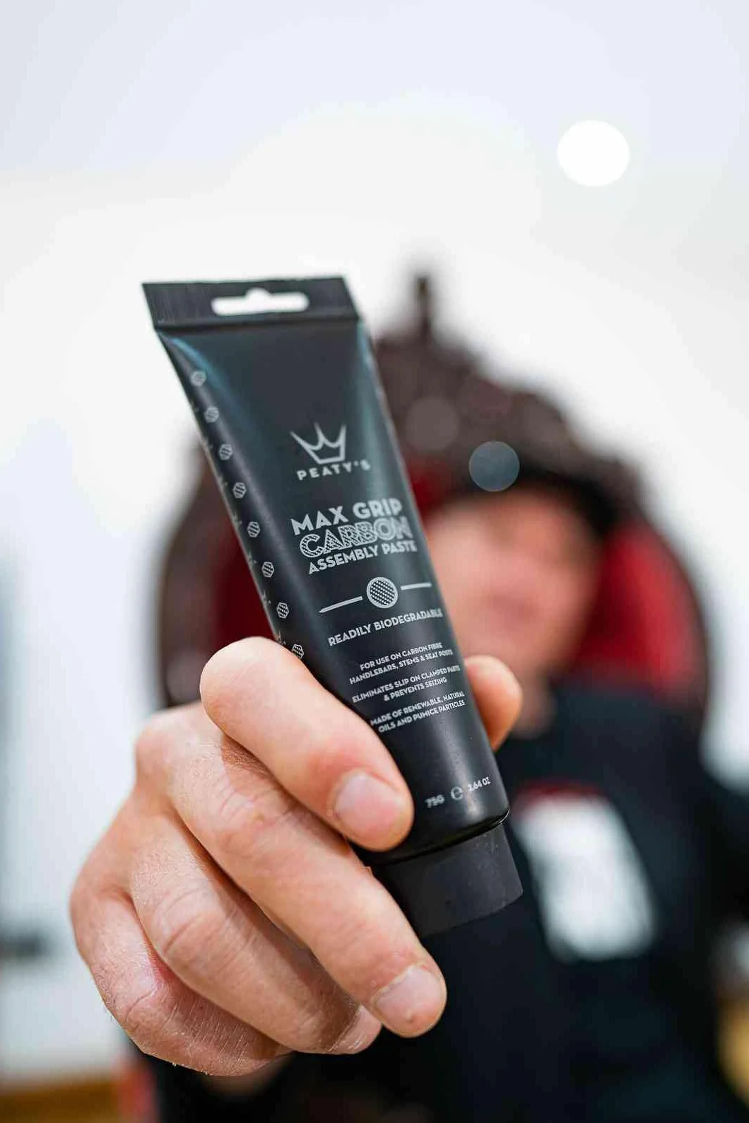 Peaty's Pasta z chwytakiem węglowym Max Grip (75 g), eliminuje poślizg między elementami roweru, kierownicą, łodygami rowerowymi i sztycami siodełek, łatwo biodegradowalna z naturalnych olejów i