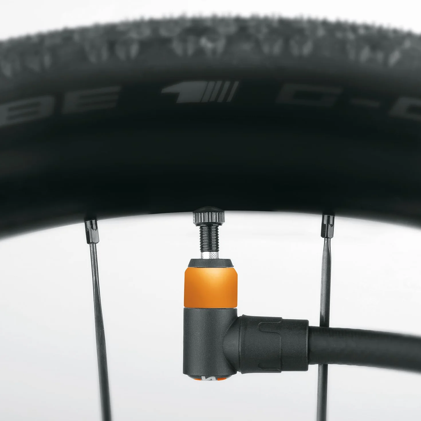 SKS GERMANY CLIK VALVE głowica pompy (intuicyjny system zatrzaskowy, o 50% większy przepływ objętościowy, nie zużywa się, możliwość doposażenia we wszystkie pompy stojące SKS, do zaworów Schwalbe Clik