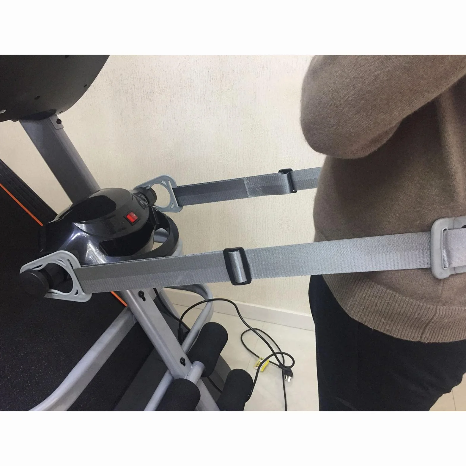 Pas biodrowy na bieżni sprzęt fitness pasek do zanurzania pasek bieżnia pas do masażu