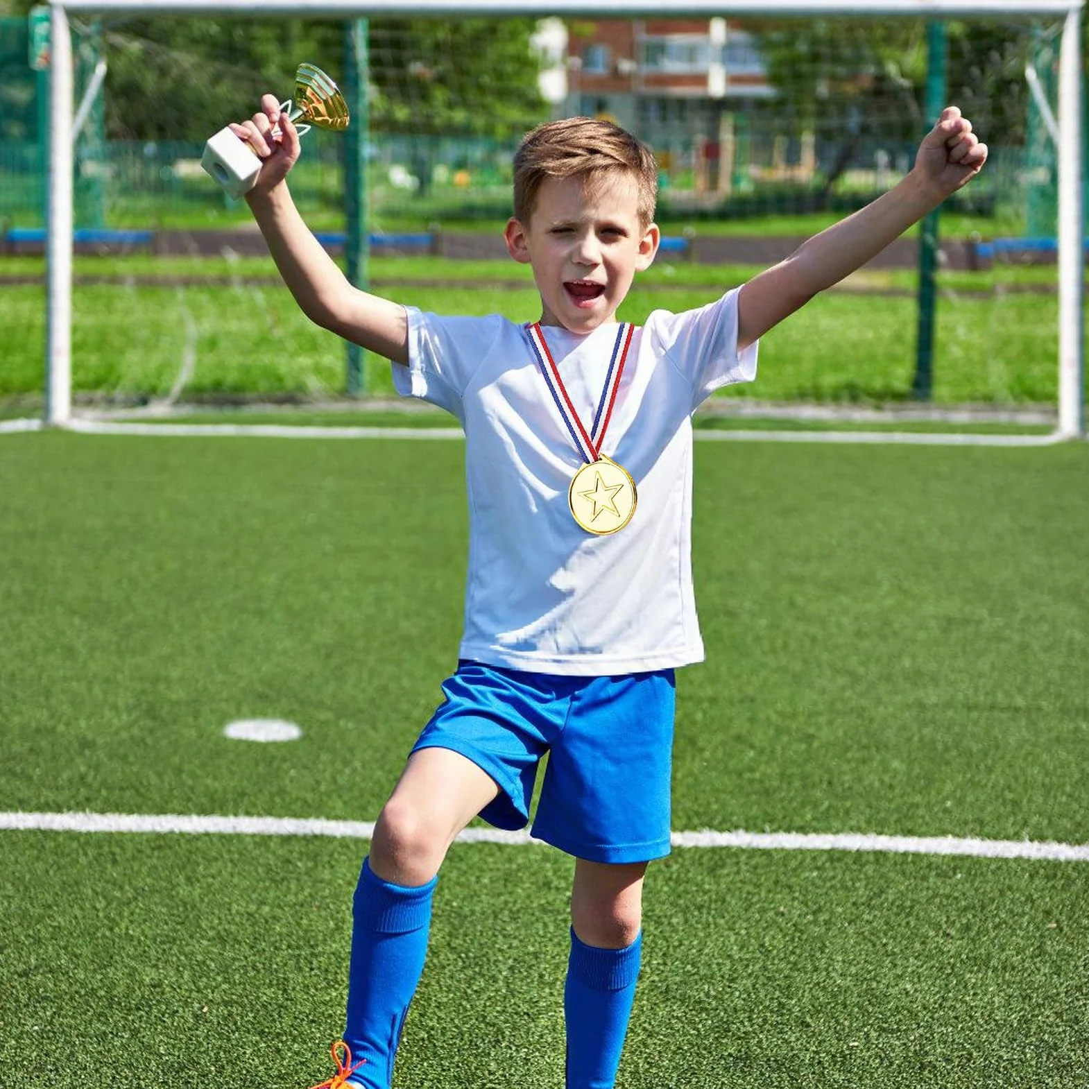 50 sztuk medali zwycięzców, medale z tworzywa sztucznego, złote medale dla dzieci, medale zwycięzców, medale dla dzieci, na Dzień sportowy, przyjęcie urodzinowe dla dzieci, mini olimpiada