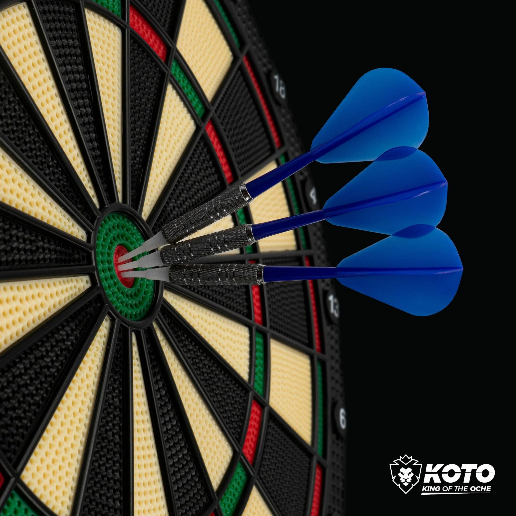 KOTO – Elektroniczna Tarcza Dart Soft Easy (39x2x44,5 cm), 6 Soft Dart, 32 Gry, Ponad 590 Wariantów, Kompaktowa i Nowoczesna