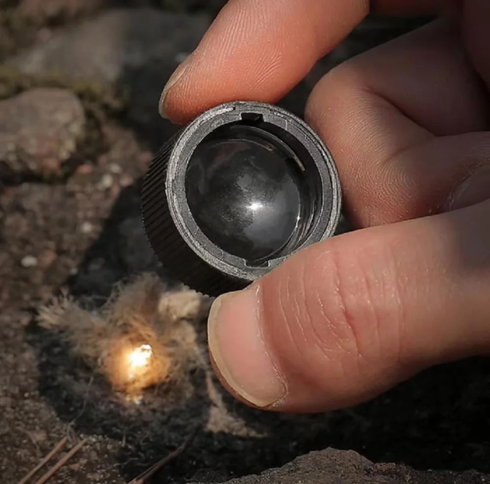 Gwizdek survivalowy 7 w 1 zestaw kempingowy wielofunkcyjny z kompasem termometrem reflektorem