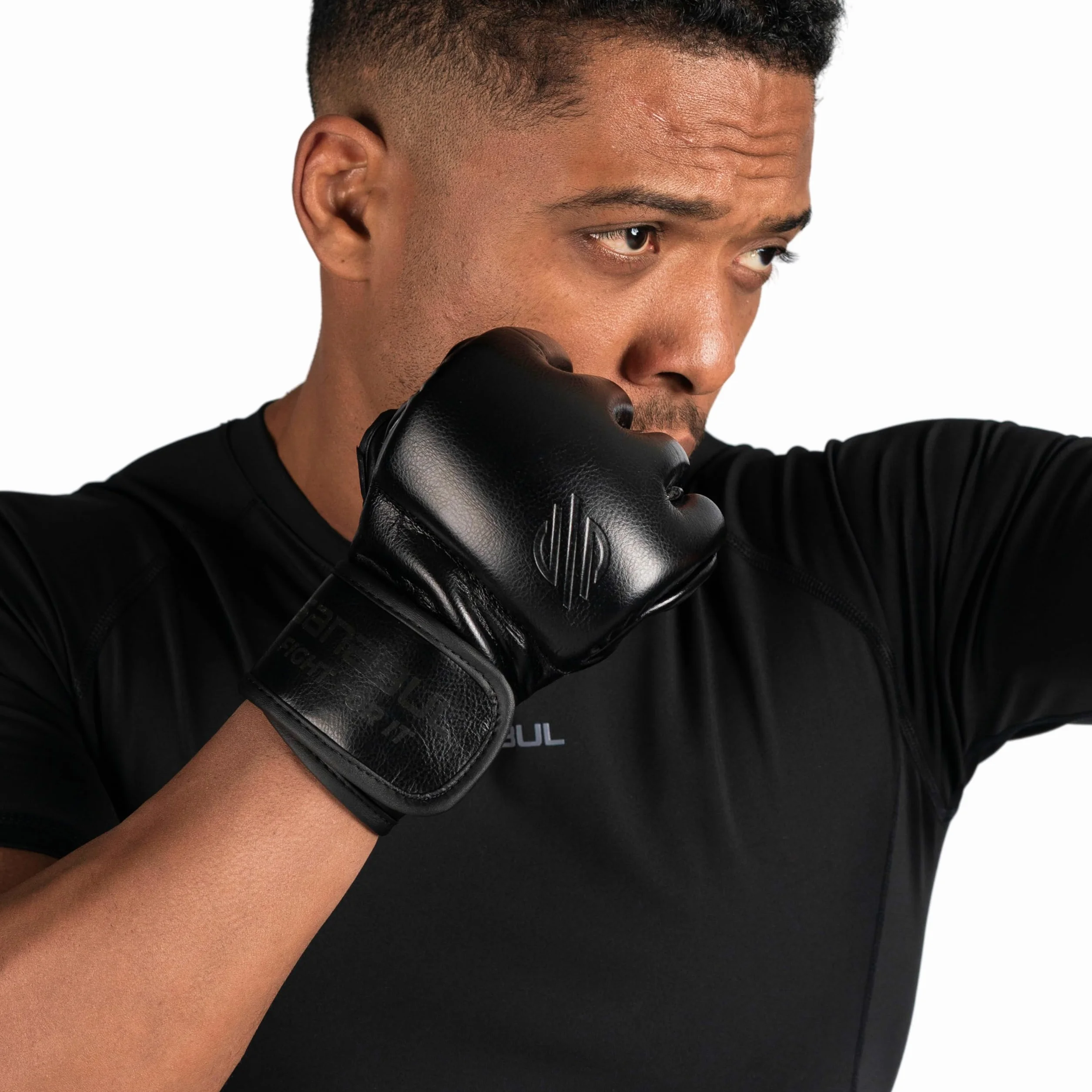 Sanabul Battle Forged Rękawice MMA 113 g dla mężczyzn i kobiet, profesjonalne rękawice bokserskie Muay Thai Kickboxing do sparingowego grapplingu i treningu