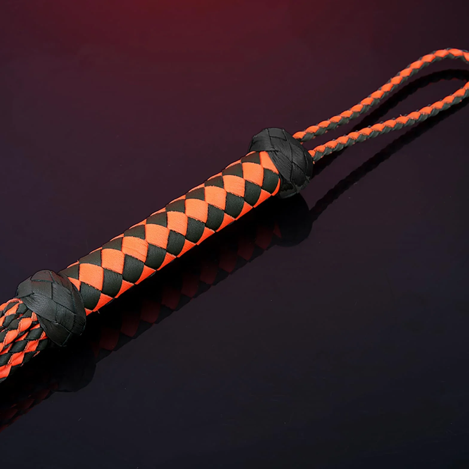 Skórzany bicz Cat-O'-Nine-Tails Whip, uchwyt 23 cm, ogon 59 cm, ręcznie robiony, czarny