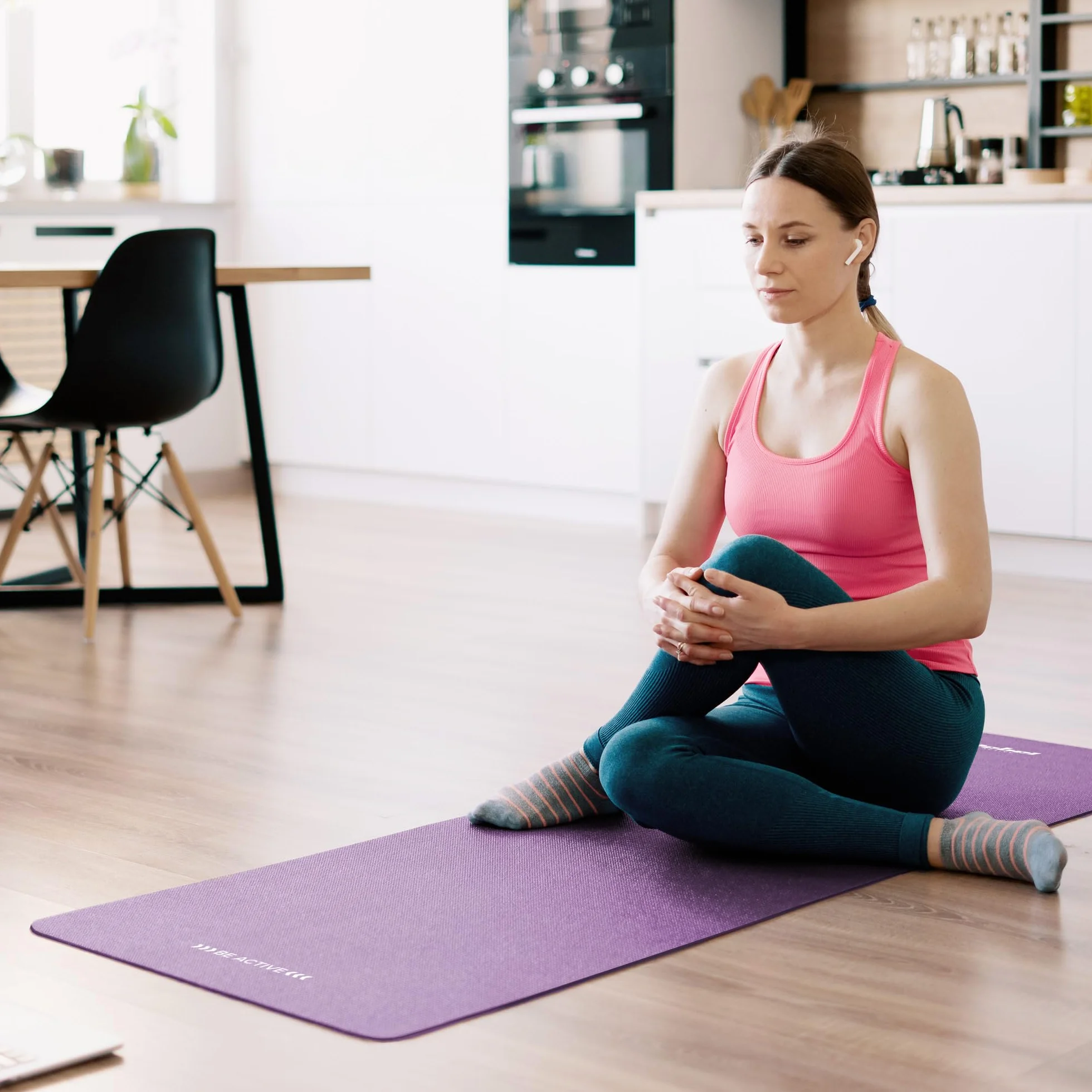 Rebel Mata Gimnastyczna do Ćwiczeń Joga Pilates Fitness 183x61cm Grubość 1cm Materiał NBR Fioletowa RBA-3150-PU