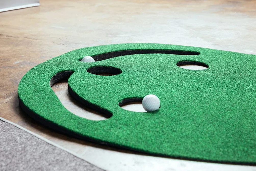 PUTT-A-BOUT Par Three Golf Putting zielony