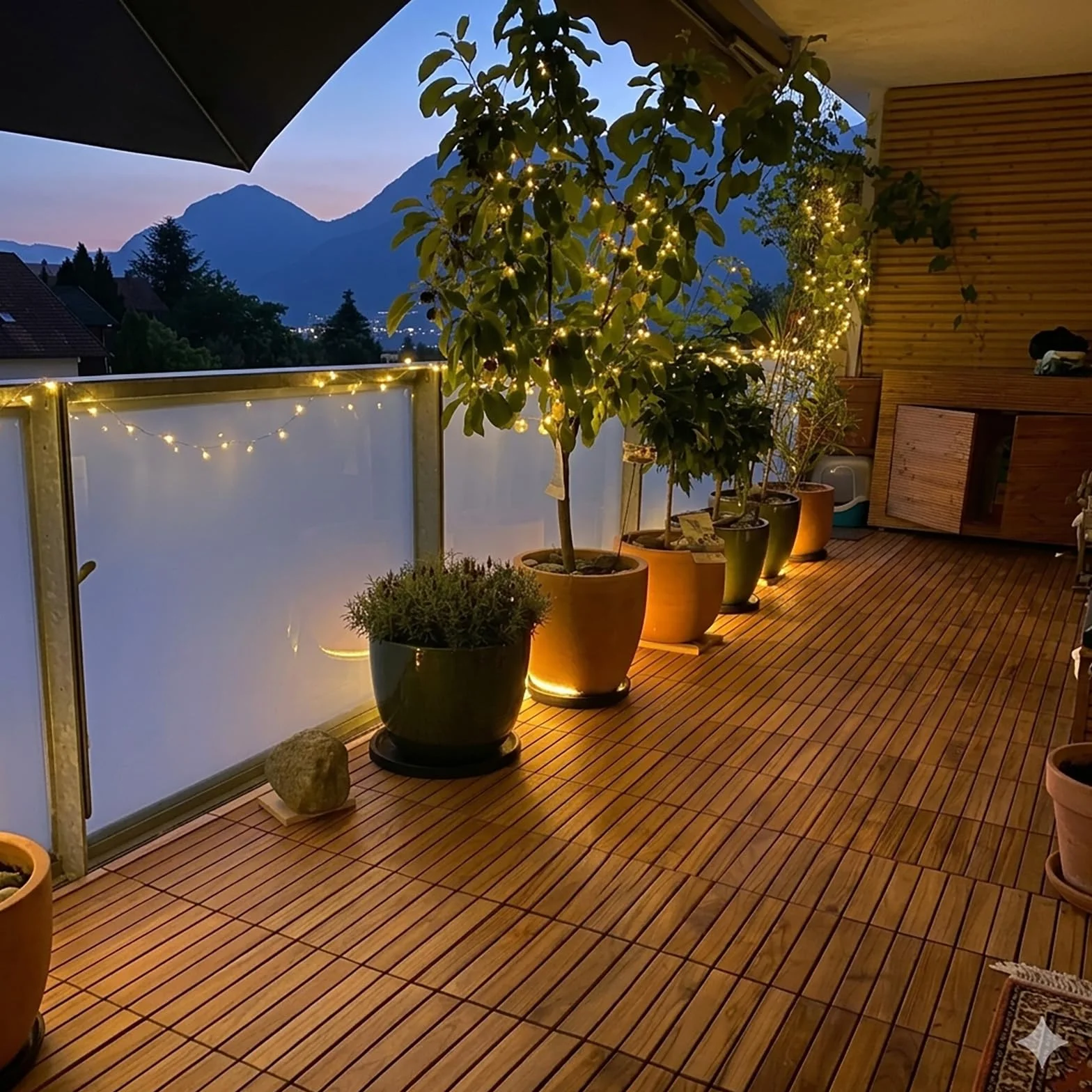 Balkon Bodenbelag 30×30cm Akazien goldenes Teakholz Holzfliesen Terassenboden außen 10 Fliesen 0,9m²