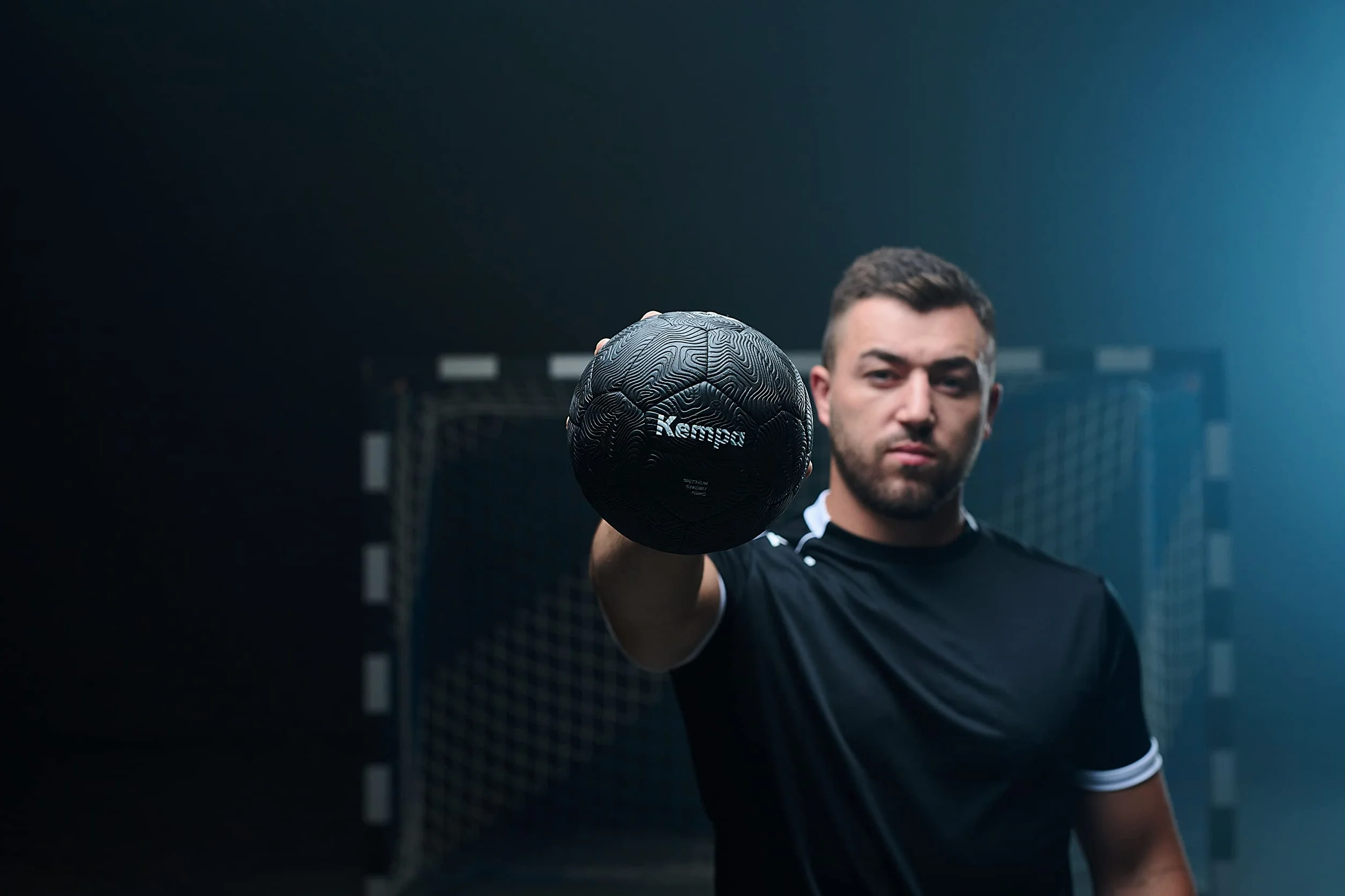 Kempa Spectrum Synergy Primo Black&White piłka ręczna do treningu i gry z unikalną konstrukcją 30-panelową – odpowiednia dla każdej grupy wiekowej – czarna – rozmiar 0