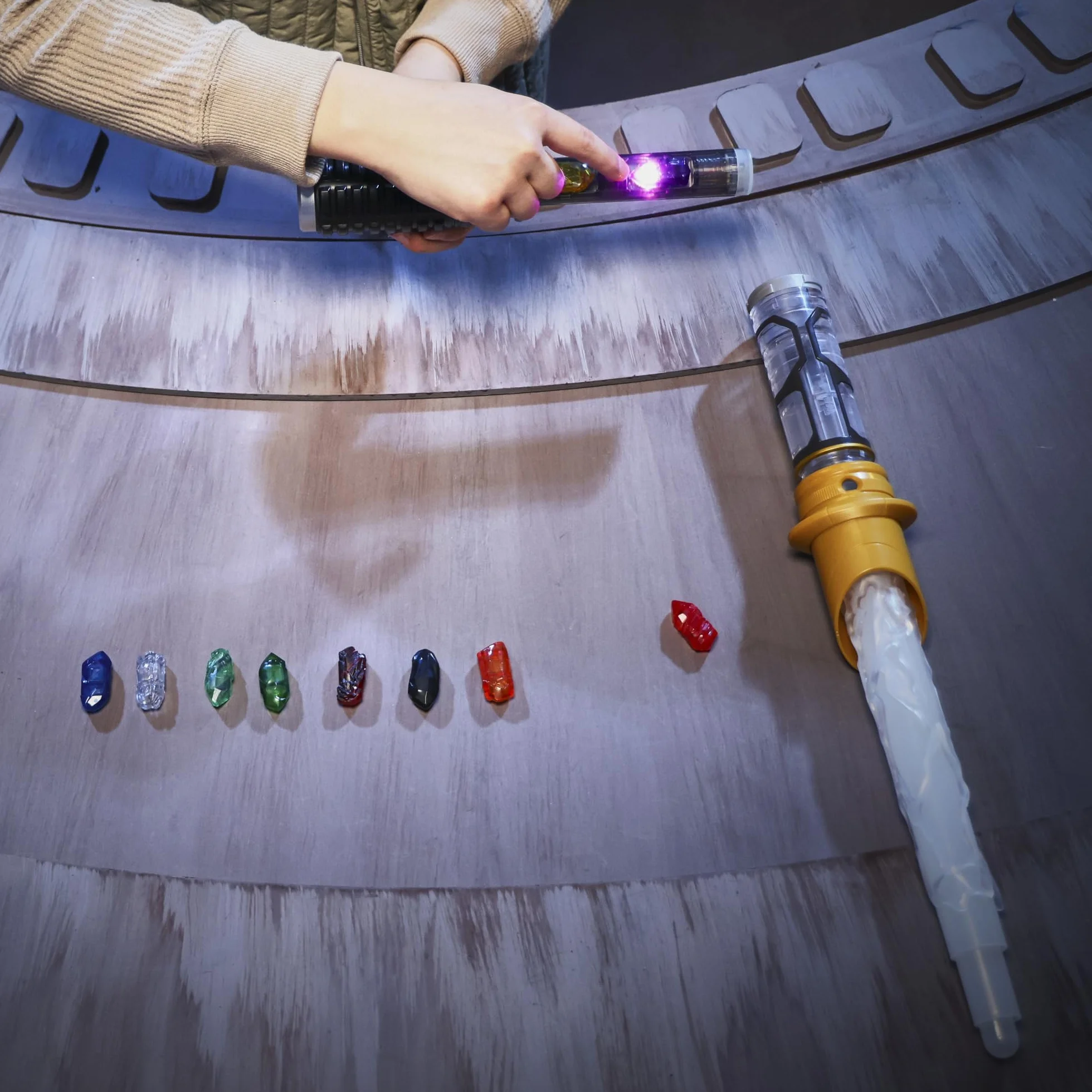 Hasbro Star Wars Miecz Świetlny z Kryształem Zasilającym z Gwiezdnych Wojen