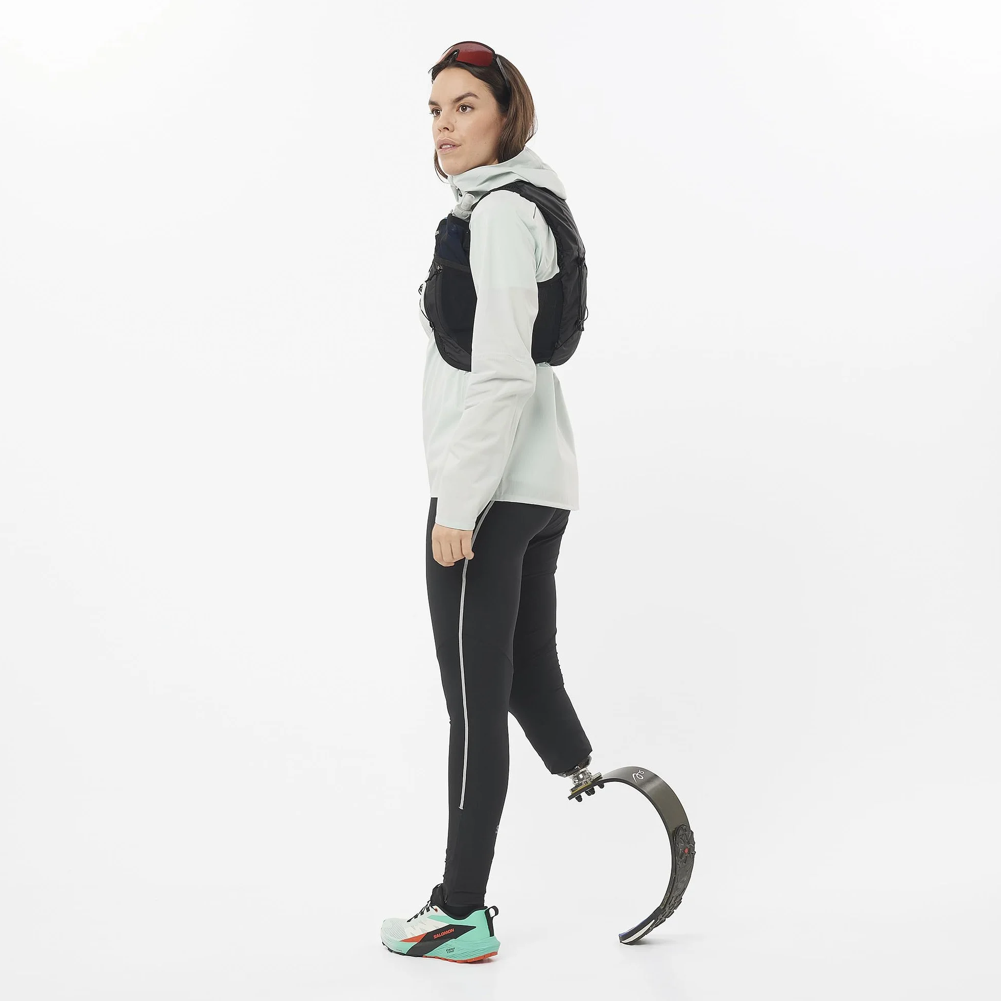 Salomon Active Skin 4 x kamizelka z wodą z butlami do biegania w szlaku do biegania piesze wycieczki MTB w zestawie, specjalny projekt dla kobiet, łatwe nawodnienie, zoptymalizowane kieszenie i