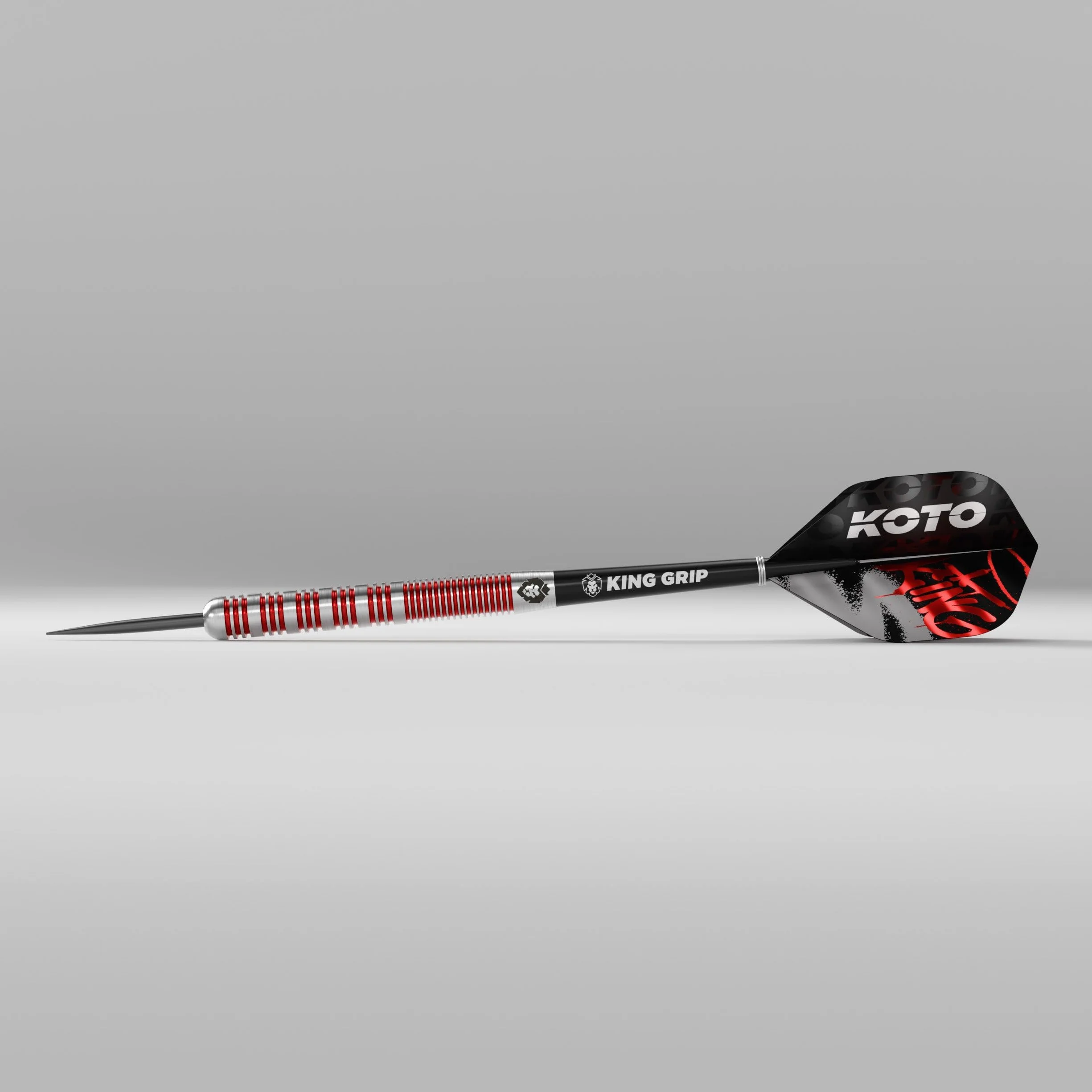KOTO – Tribute Darts, srebrne i czerwone, zestaw rzutek z 3 beczkami, piórami + trzonkami i portfelem do darta o stałym uchwycie pierścieniowym