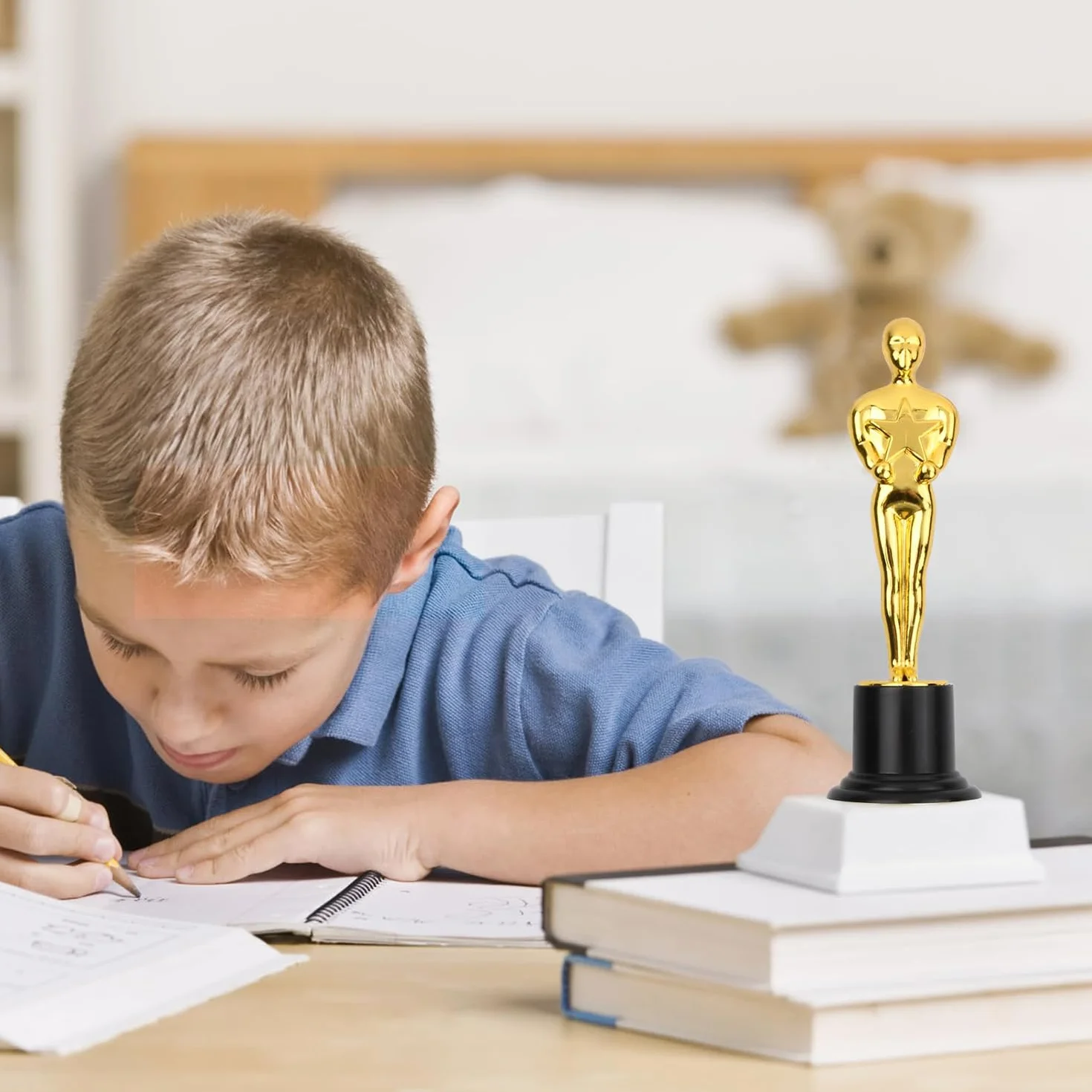 12 Złotych Trofeów Statuetki, Kawałki Trofeów Dla Dzieci, Mini Plastikowe Złoto Trofea, Plastikowe Trofea Piłka Nożna Dla Dzieci Sport, Piłka Nożna, Uroczystości, Imprezy, Nagrody Szkolne