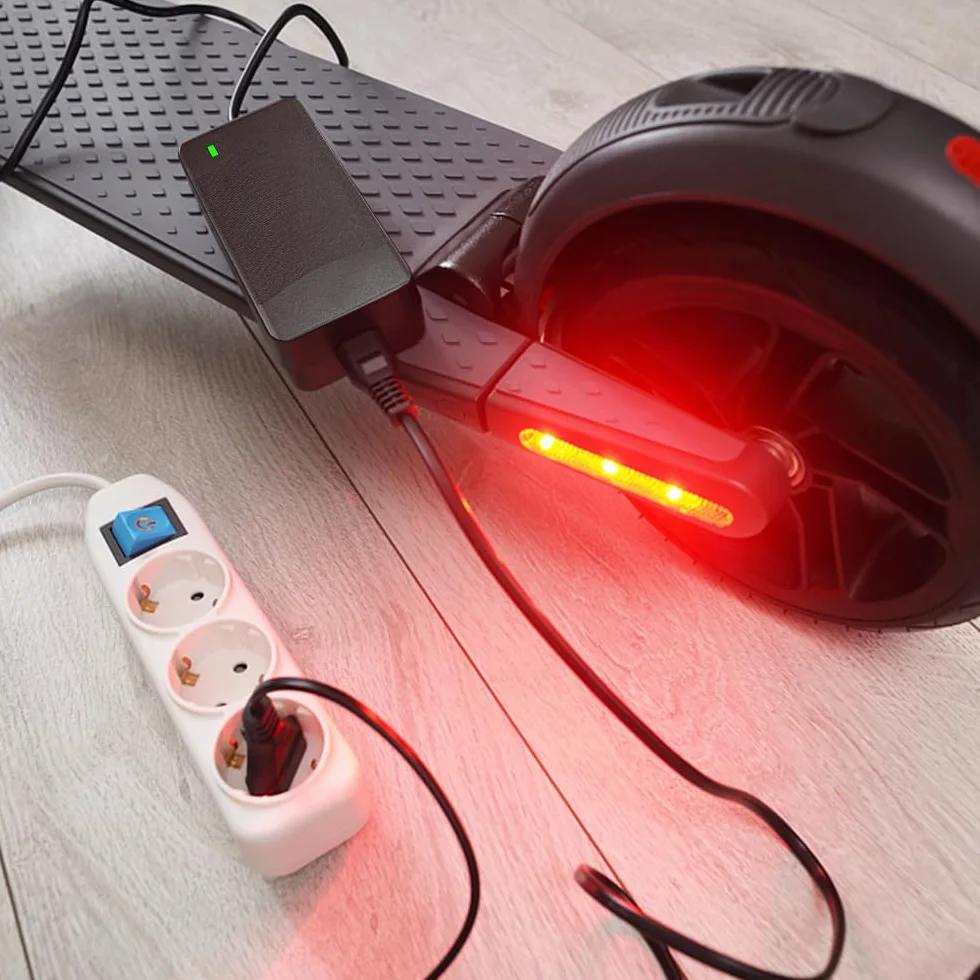 Ładowarka elektryczna 42V 2A do Xiaomi M365 Hoverboard Rower równowagi z 4 złączami