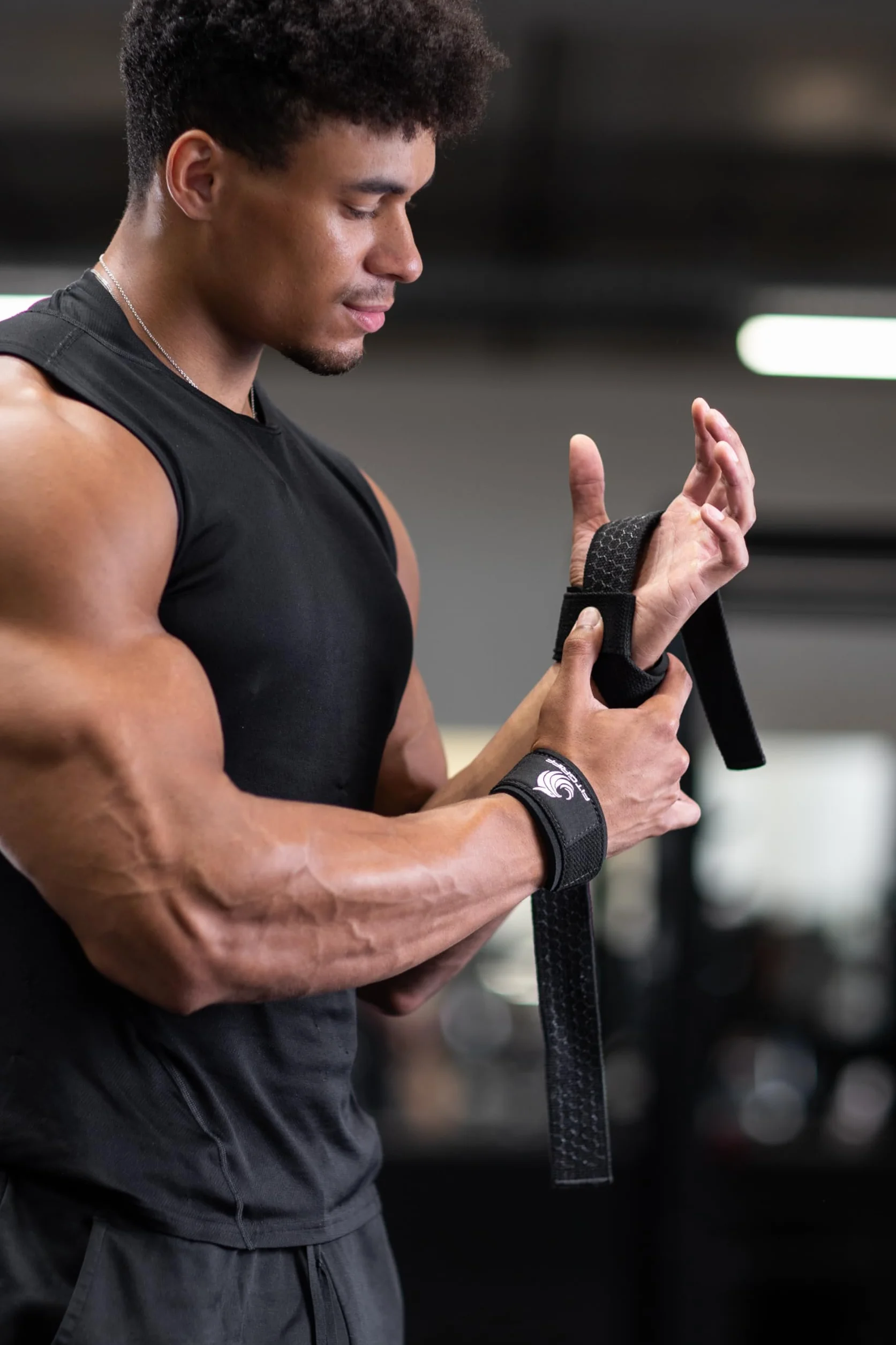 Fitgriff® Bandaże na nadgarstek + pomoc do rozciągania (zestaw 2 szt.) – do treningu siłowego, fitnessu, kulturystyki, podnoszenia ciężarów, siłowni, sportów siłowych – dla kobiet i mężczyzn