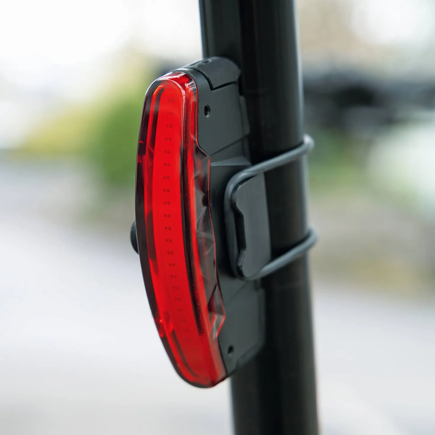 SKS GERMANY Lampa tylna INFINITY UNIVERSAL REARLIGHT do bagażnika INFINITY UNIVERSAL (uniwersalny montaż, technologia LED, czas świecenia do 5 godzin, zatwierdzenie StVZO), czarne