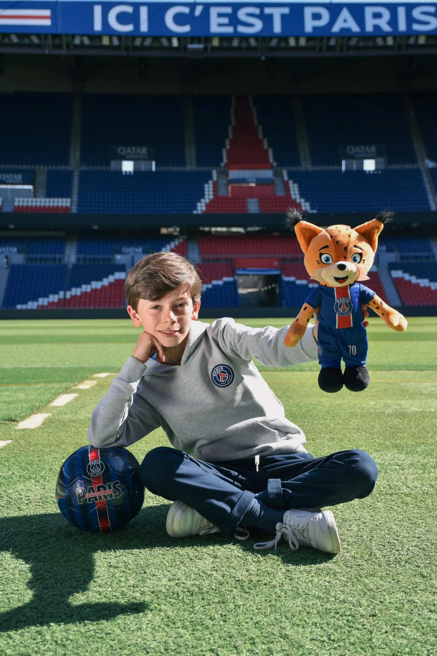 Pluszowa maskotka PSG Germain Le Lynx 35 cm oficjalna licencja miękki plusz z wyjmowaną koszulką