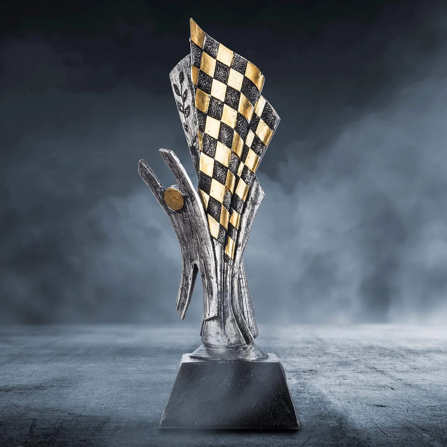 Trofeum wyścigowe - Puchar Zwycięzcy Sportów Motorowych Statuetka Zwycięstwa Ceremonia wręczenia gokartów 26 cm misternie modelowane i ręcznie malowane (Puchar Zwycięzcy - Sporty Motorowe)