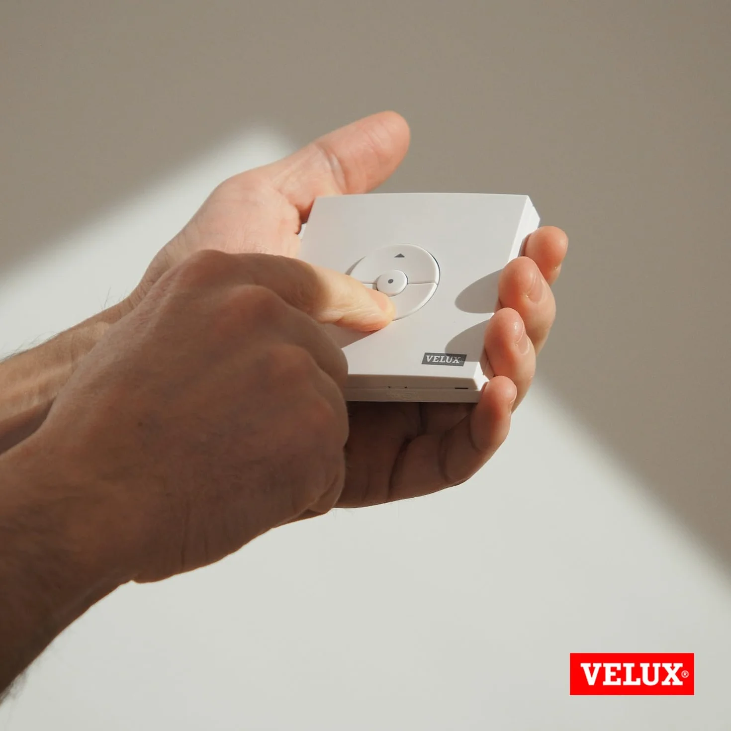 VELUX KLI 310 WW przełącznik ścienny do okien dachowych uniwersalny