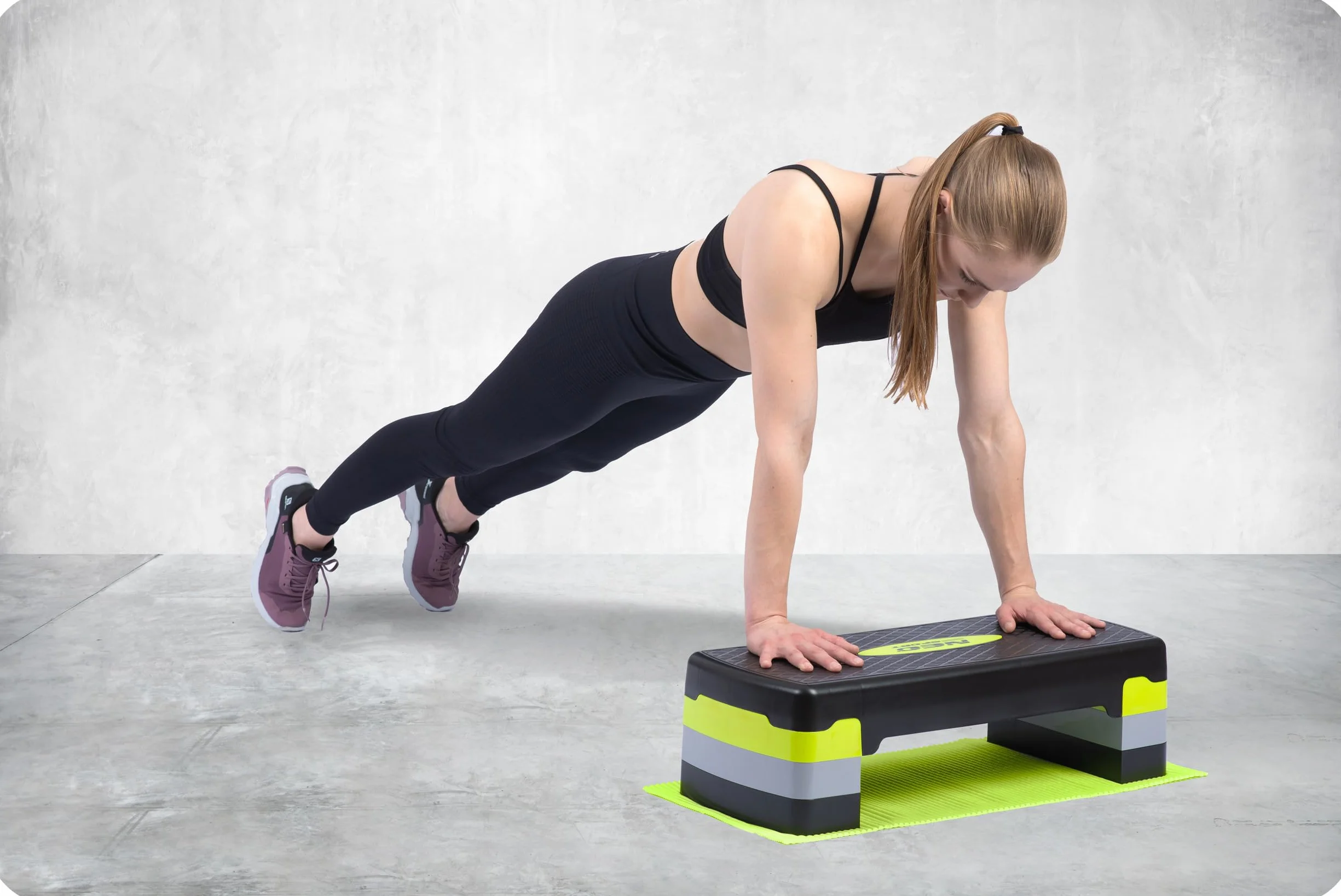 Neo-Sport Step do Ćwiczeń Fitness, Aerobiku - 3-Stopniowy Step do Ćwiczeń z Antypoślizgową Matą - Regulacja Wysokości - Maksymalne Obciążenie 200kg