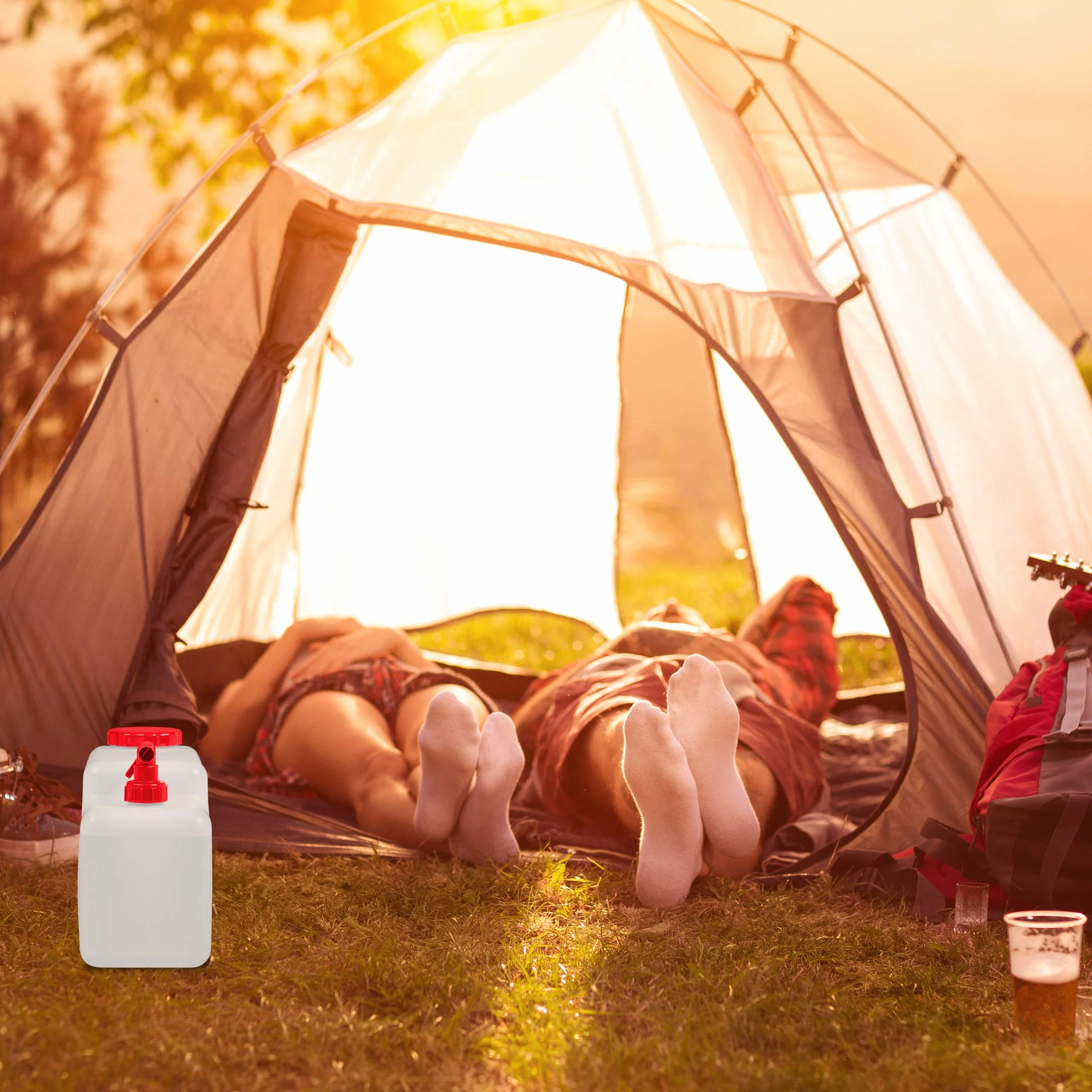 Relaxdays Kanister na wodę z kranem 12 l, zakręcana, nie zawiera BPA, tworzywo sztuczne, biało-czerwony