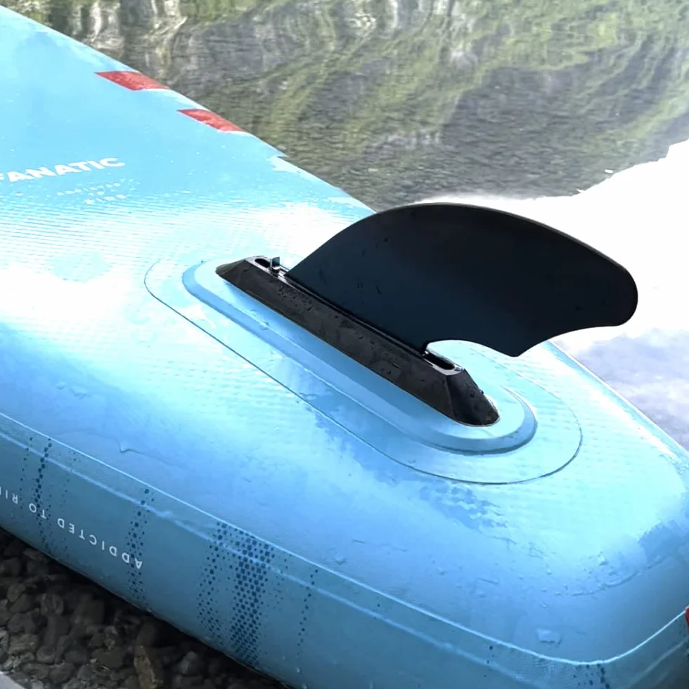 US-Box elastyczna płetwa rzeczna SUP – Touring River i komin z trawy morskiej Made in Germany – centralny fin pasuje do wielu desek SUP (rozmiar 11,9 cm)
