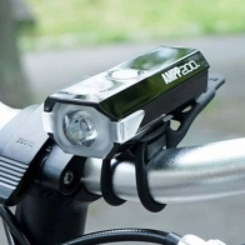 CatEye AMPP 200 VIZ 100 zestaw świateł rowerowych przednich i tylnych 200 lumenów 100 lumenów USB czarne