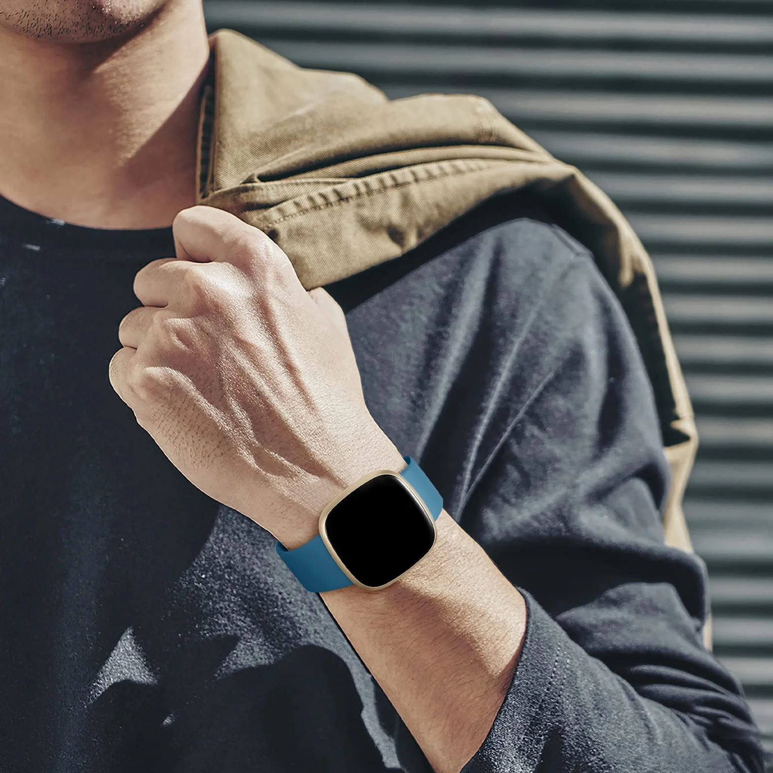 Charlam 6-pak pasków kompatybilnych z zegarkiem Fitbit Versa 3, Versa 4, Fitbit Sense/Sense 2, miękki pasek do zegarka sportowego, zapasowy pasek na nadgarstek dla kobiet mężczyzn, rozmiar S, L