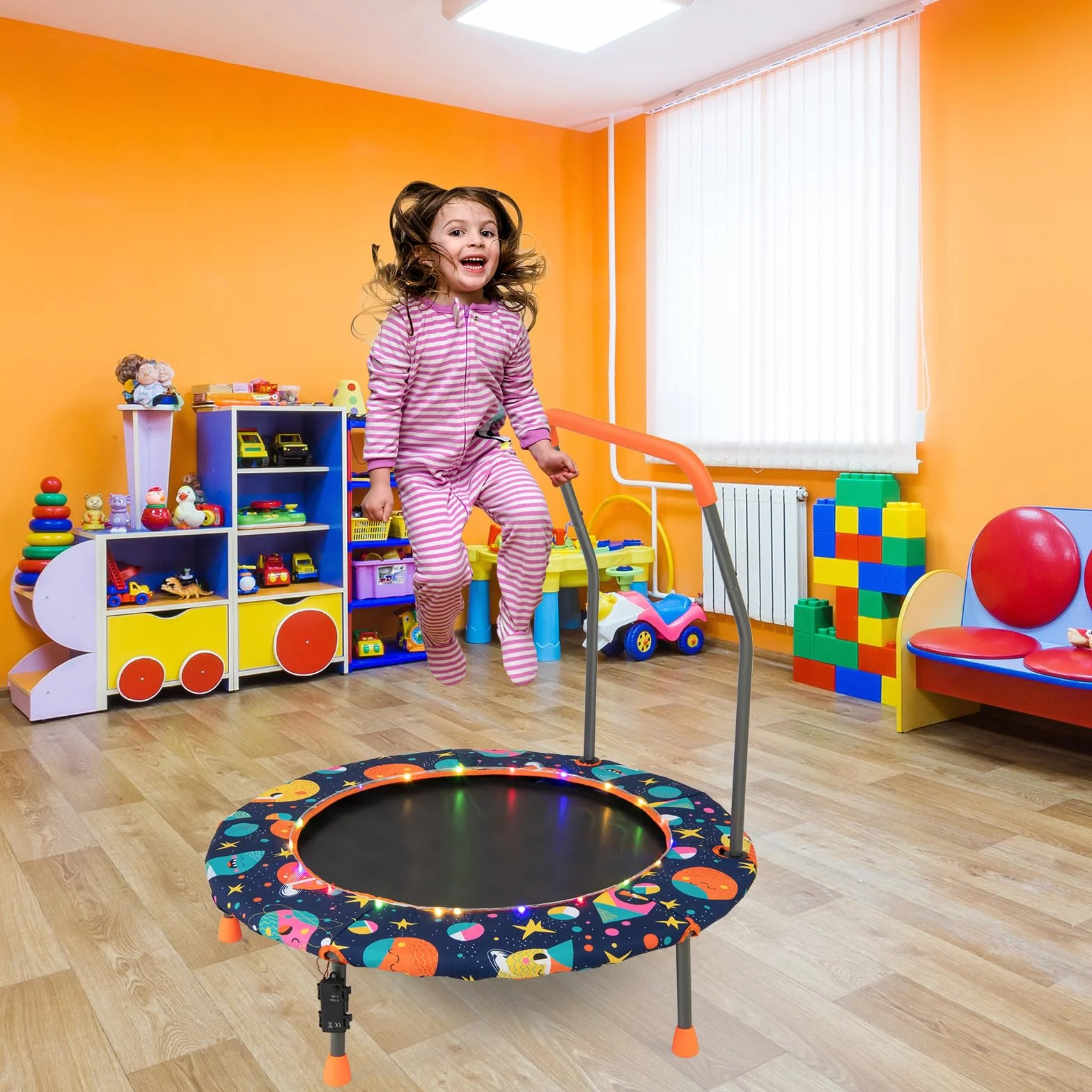 KOMFOTTEU Trampolina dziecięca, Ø 92 cm, mini trampolina ze światłami LED, trampolina ogrodowa z uchwytem i matą bezpieczeństwa, trampolina dla dzieci w wieku 3-6 lat
