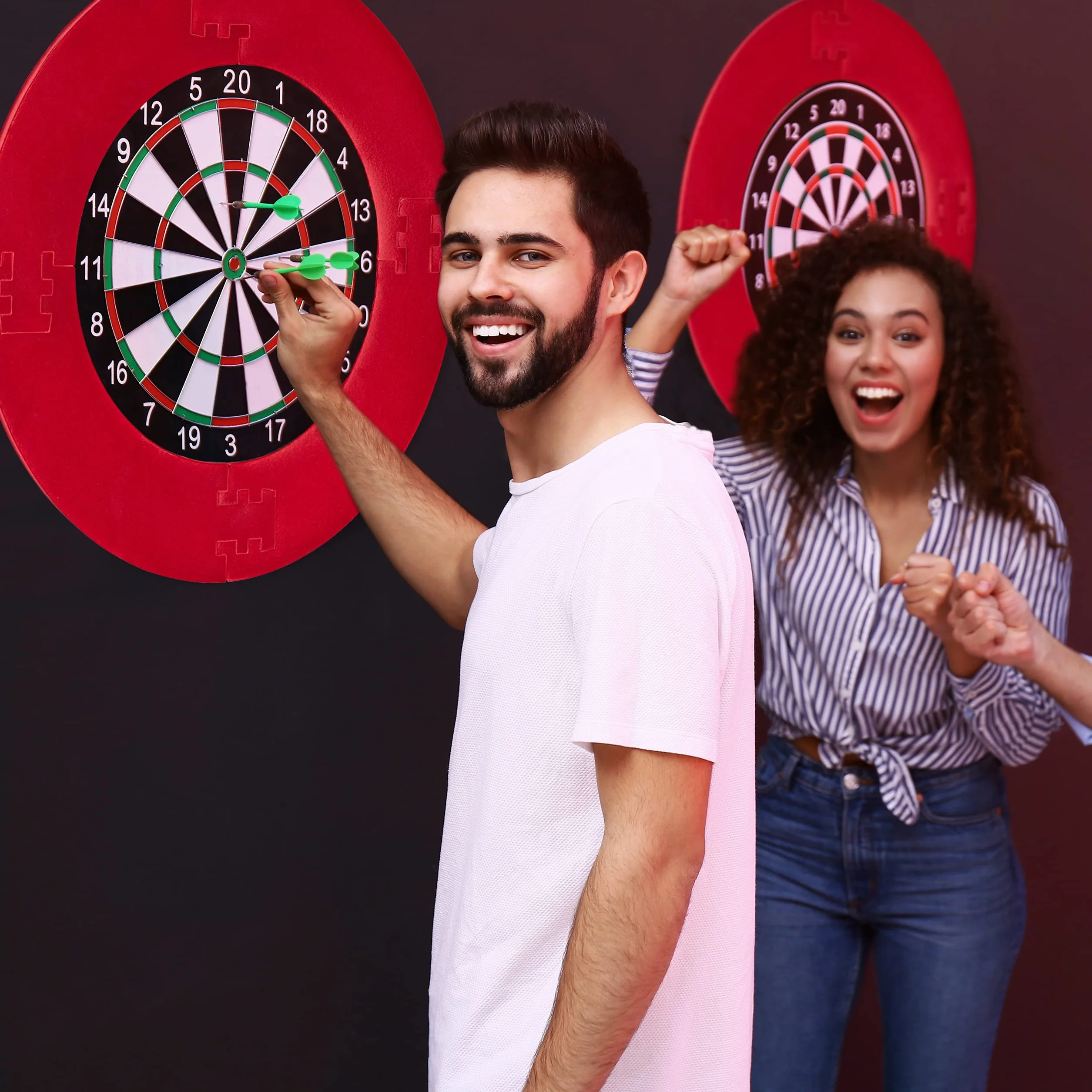 Relaxdays Dart Catchring R7, 4-częściowy, pierścień ochronny na tarczę do darta 45 cm, stabilna ochrona ściany, EVA, całkowita Ø 72 cm