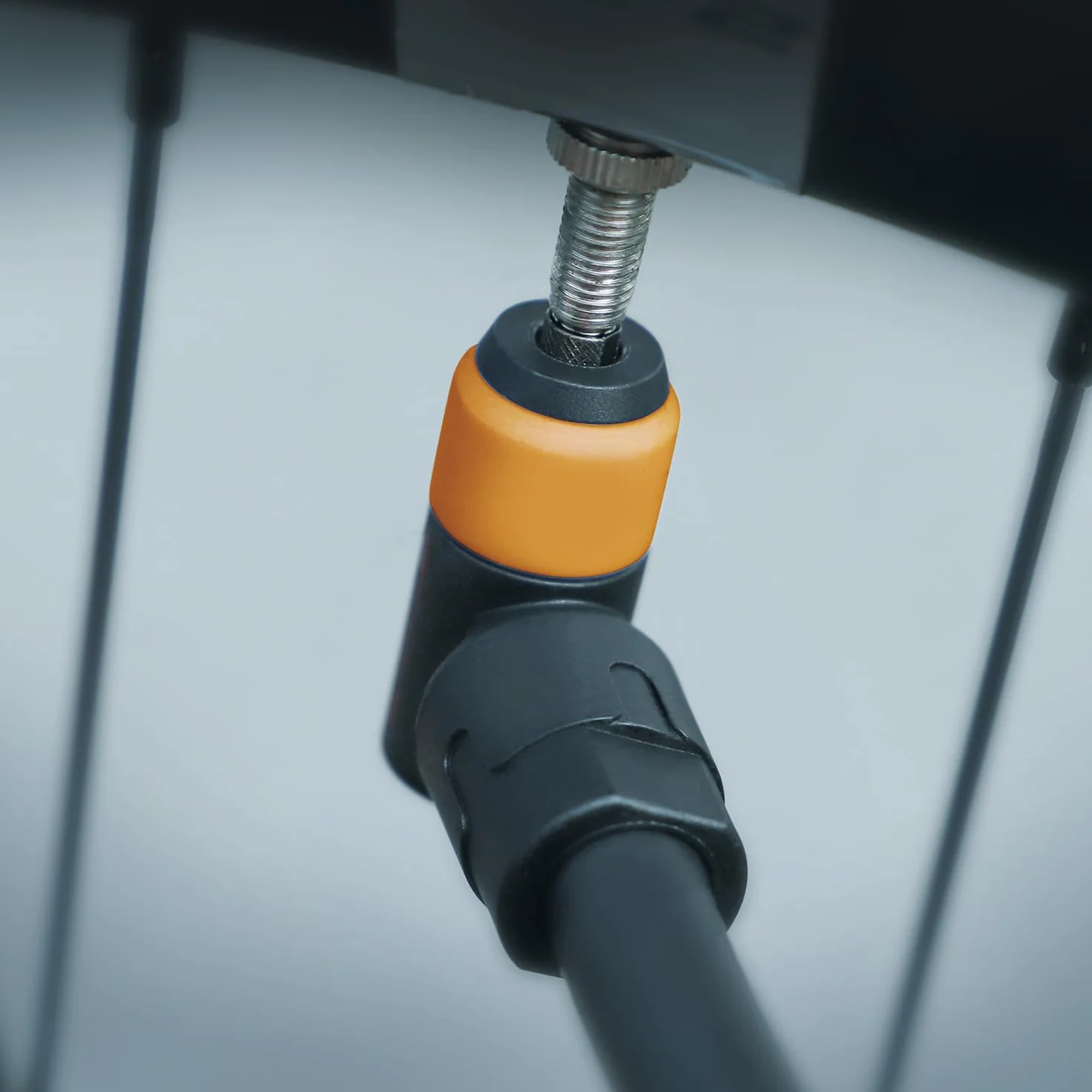 SKS GERMANY CLIK VALVE głowica pompy (intuicyjny system zatrzaskowy, o 50% większy przepływ objętościowy, nie zużywa się, możliwość doposażenia we wszystkie pompy stojące SKS, do zaworów Schwalbe Clik
