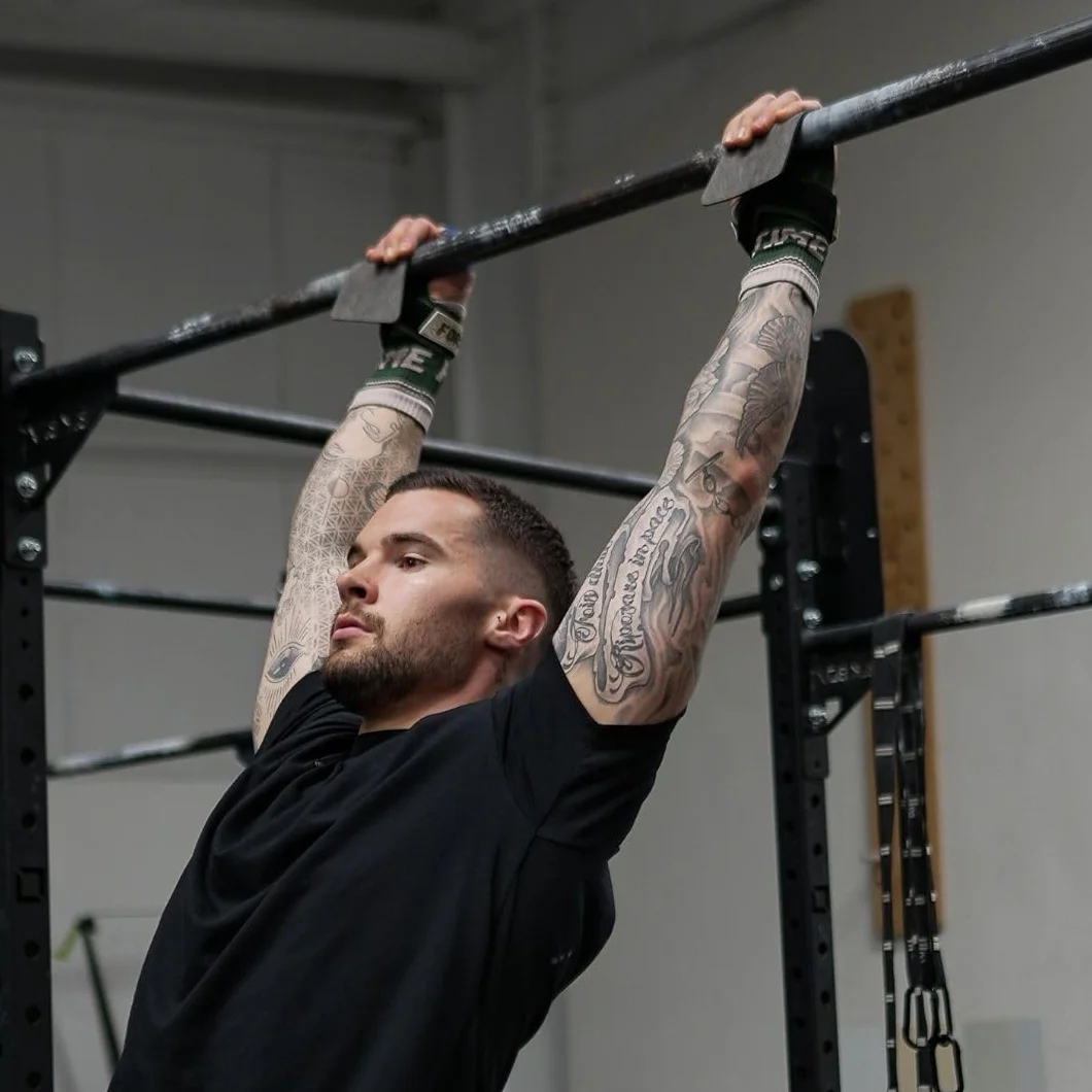 FOR:TIME FITNESS SUPERNOVA GRIPS - uchwyty do gimnastyki crossfit i treningu podciągania - silikonowa powierzchnia dla najlepszego kijka - mikrofibra do ochrony dłoni - dodatkowe wsparcie nadgarstka