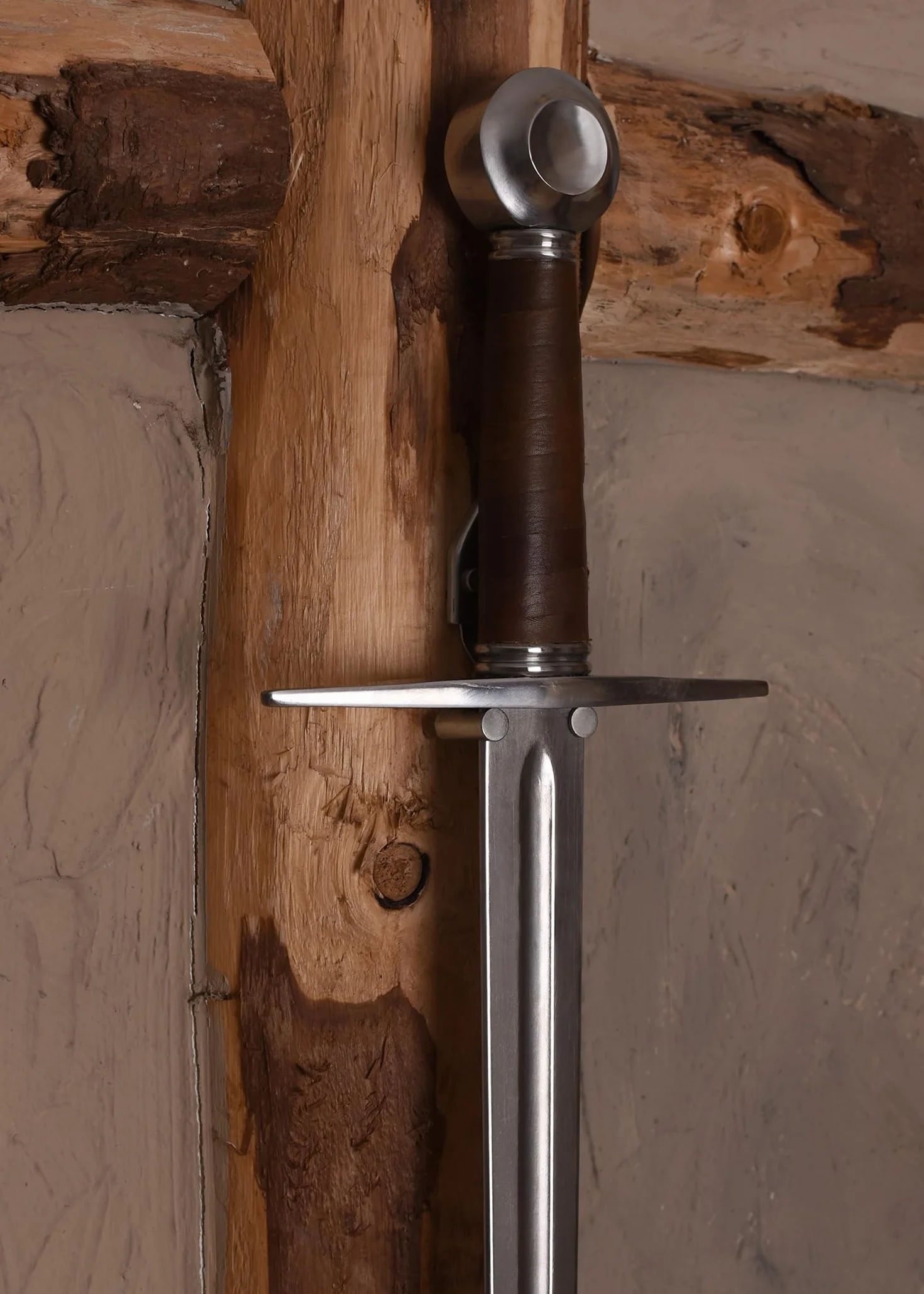 Battle-Merchant Regulowany uchwyt ścienny do miecza ze stali | regulowany, wytrzymały uchwyt ścienny na miecz, uchwyt ścienny, średniowieczny nóż, sztylety