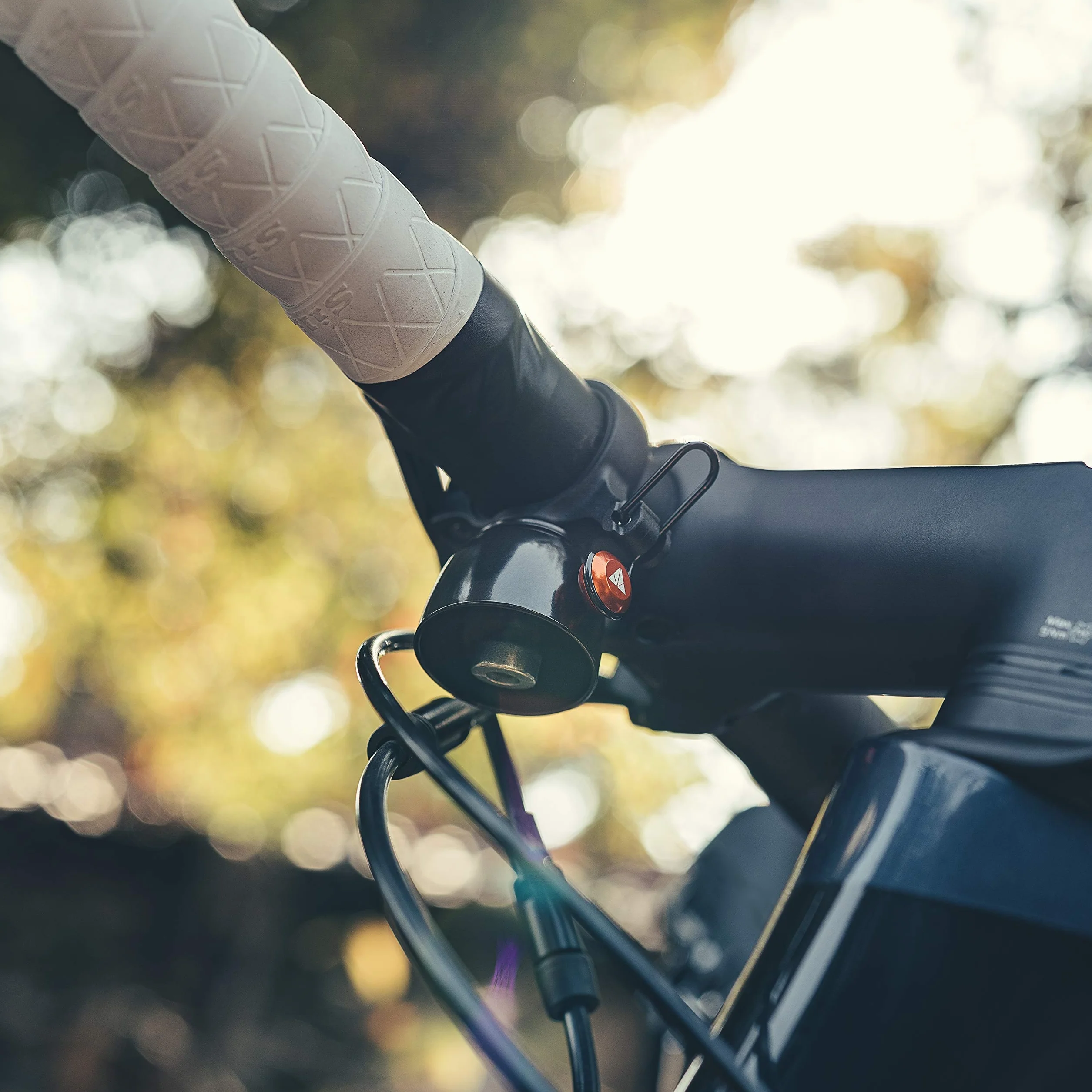 Granite Dzwonek do roweru górskiego do krykieta z trybem pojedynczego uderzenia i trybem stałego dzwonka, do roweru górskiego, BMX, roweru szosowego i żwirowego, dzwonek rowerowy do kierownicy od 22,2