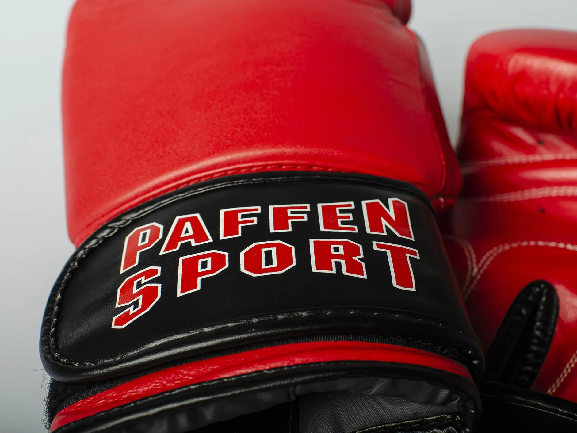 PAFFEN SPORT "ADVANCED" zestaw bokserski; zestaw z jedną parą rękawic bokserskich z prawdziwej skóry, parą bandaży bokserskich i ochroną zębów dla dorosłych