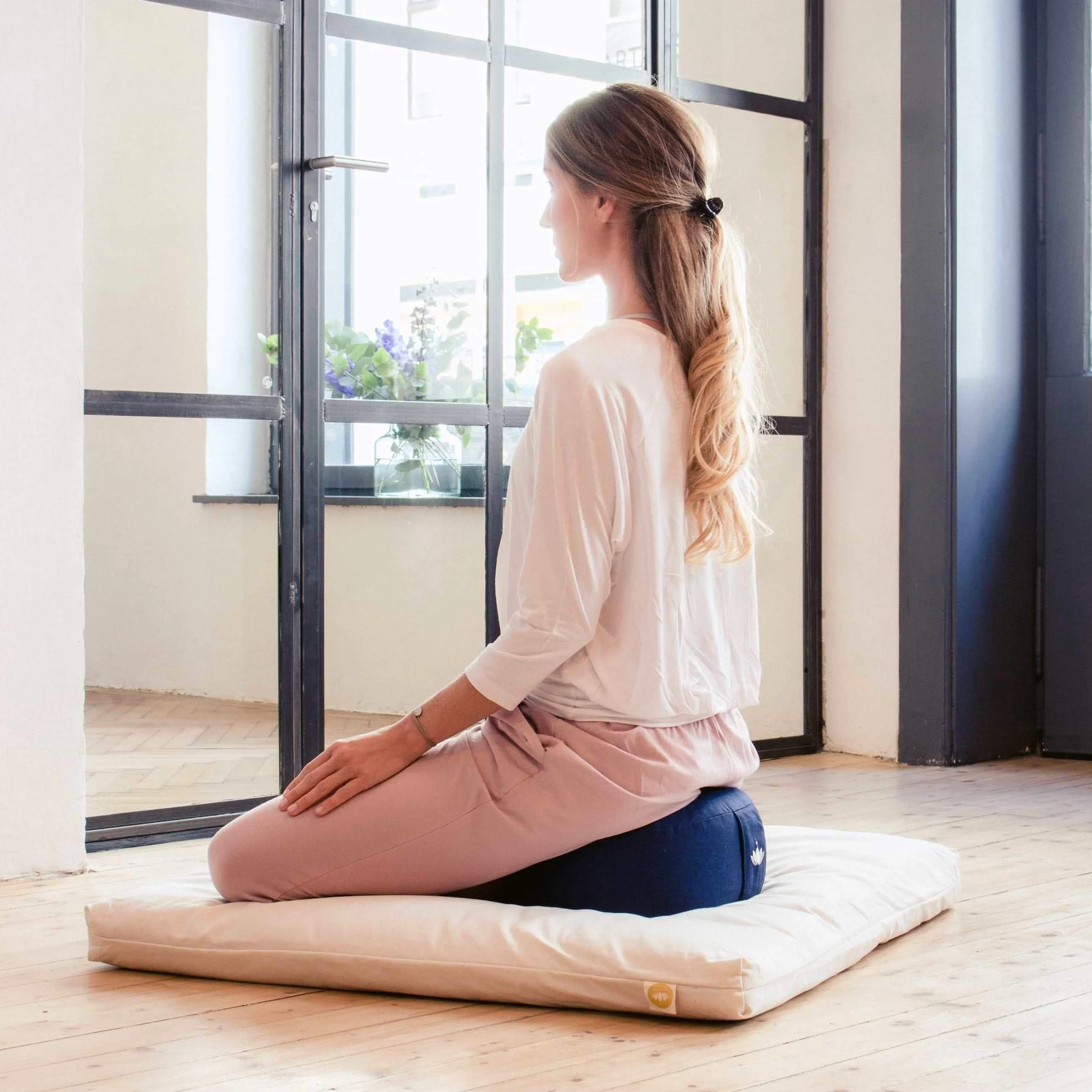Lotuscrafts Poduszka do medytacji Yoga Lotus 15 cm Wypełnienie orkiszowe Bawełna Okrągłe zafu Certyfikat Gots