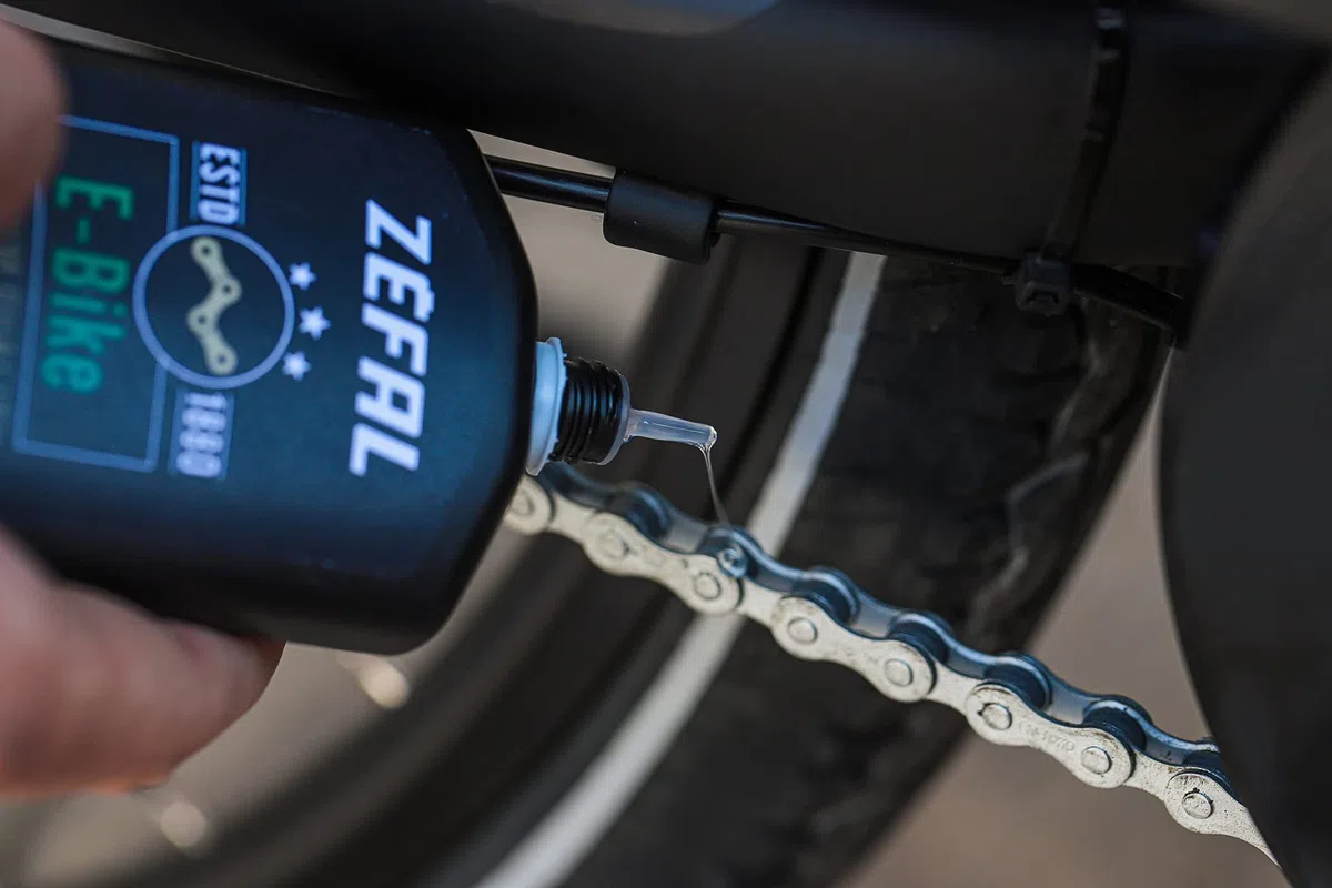 Zefal E-Bike Lube - Lubrificante per catene di biciclette elettriche - Grasso per biciclette - Olio per catene di biciclette - 120 ml