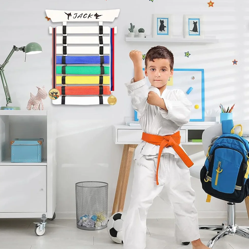Uchwyt na paski do sztuk walki, uchwyt ścienny do paska do judo, na 8 pasów sztuk walki, Taekwondo do sztuk walki ekspozytor pasów do sztuk walki, karate