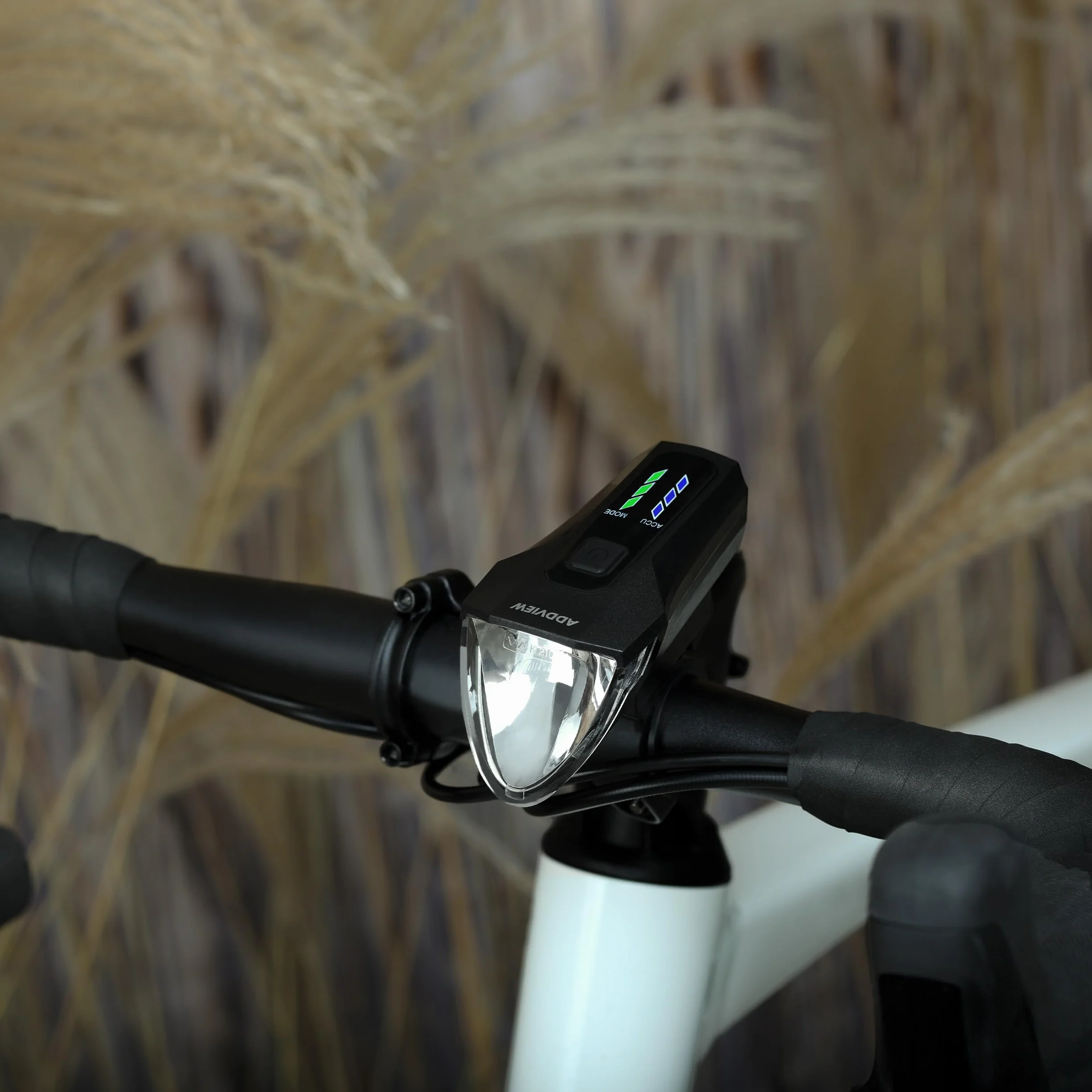 ADDVIEW Zestaw świateł rowerowych Starlight – dopuszczone do ruchu drogowego (obowiązują przepisy lokalne), 70 lx światło przednie i tylne LED z USB C, zasilanie bateryjne, wodoszczelność IP65, zasięg