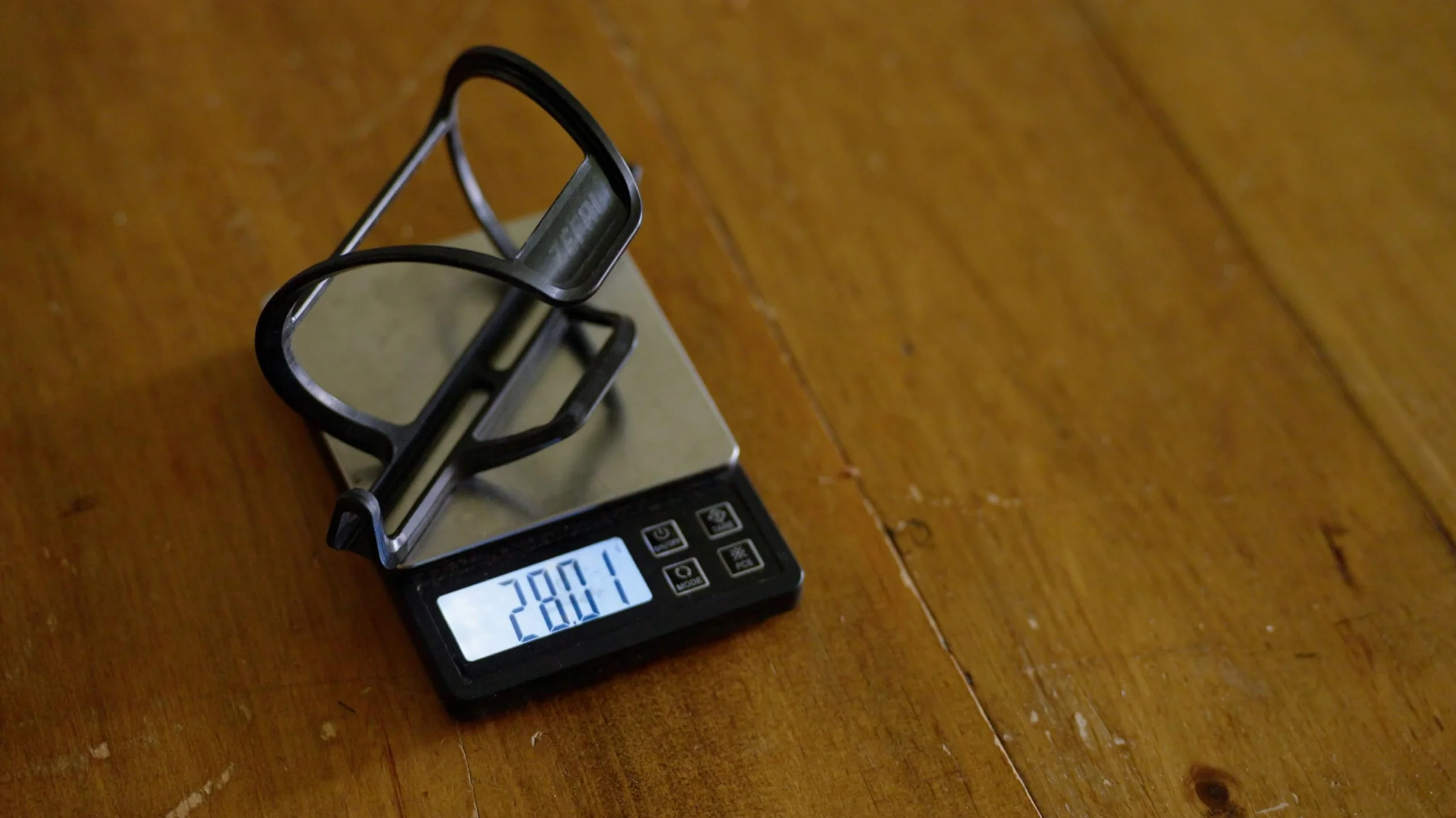 CARRYING CAGE ZEFAL PULSE S2 CARBON EXTR. On the right