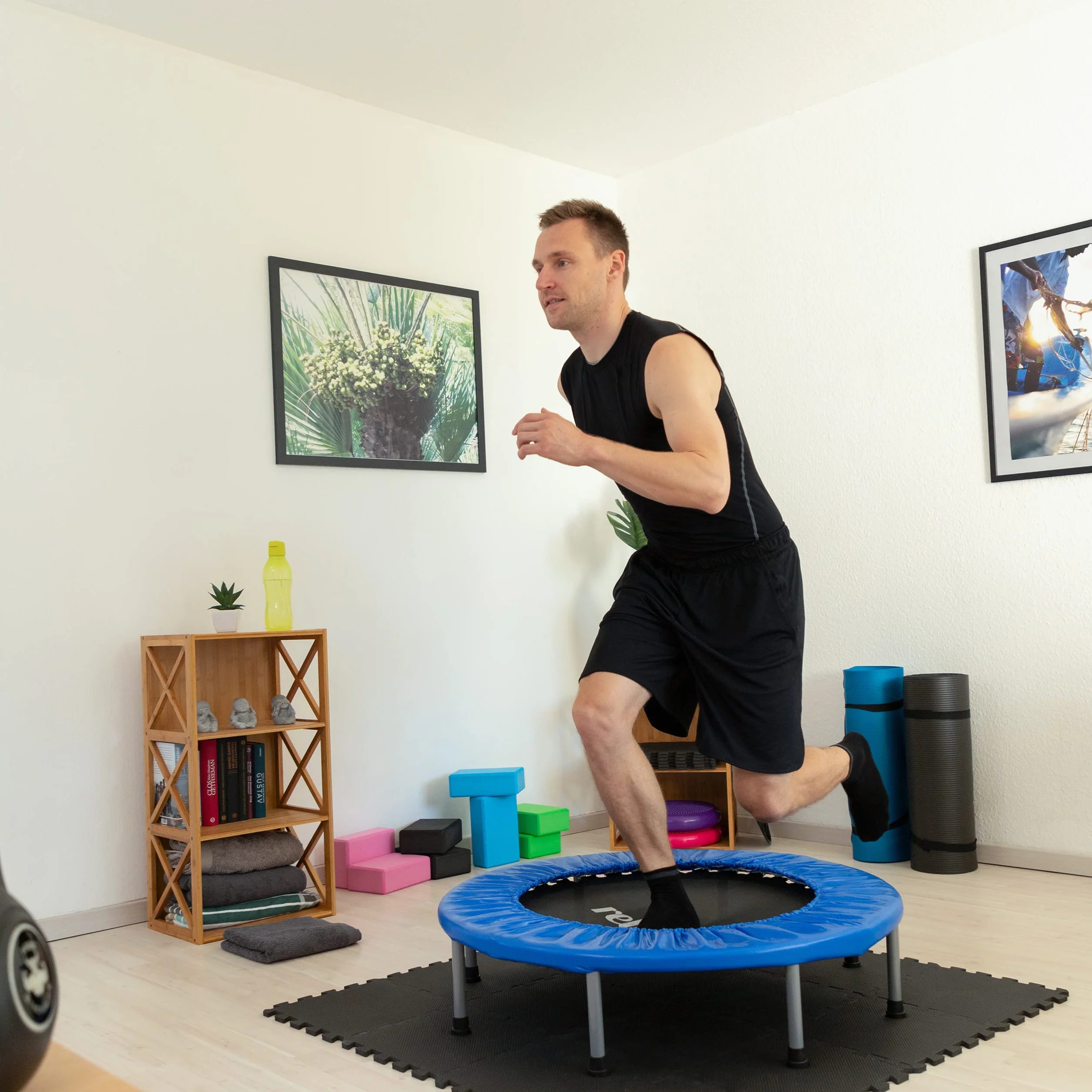 Relaxdays Składana trampolina fitness 22 x 95 x 95 cm 100 kg niebiesko-czarna